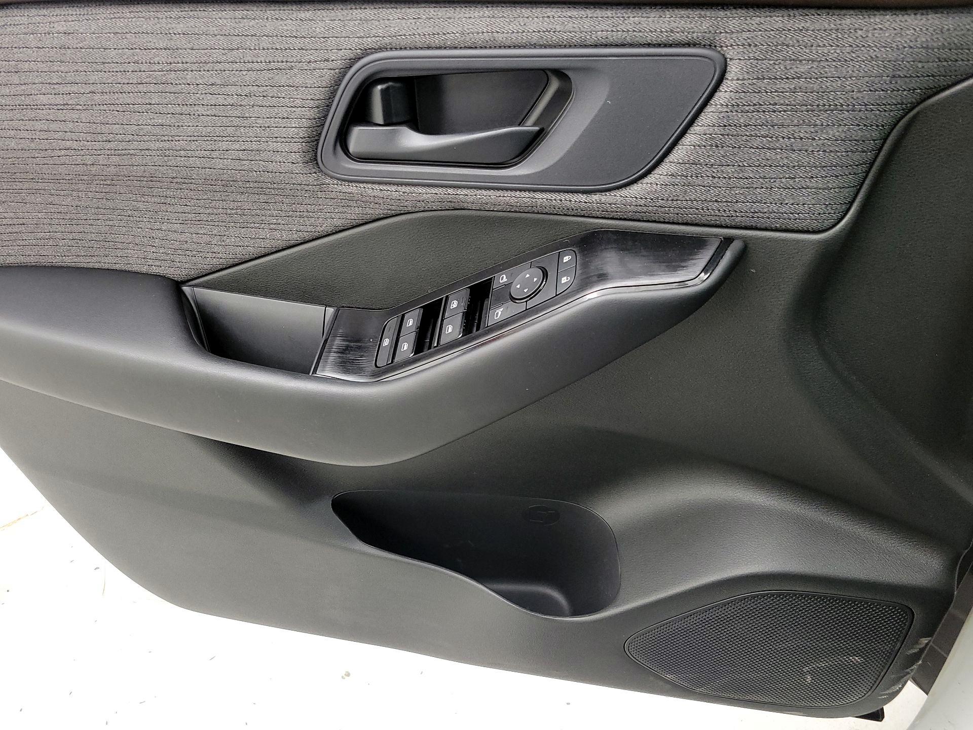 Thumbnail: 2023 Nissan Rogue - 12