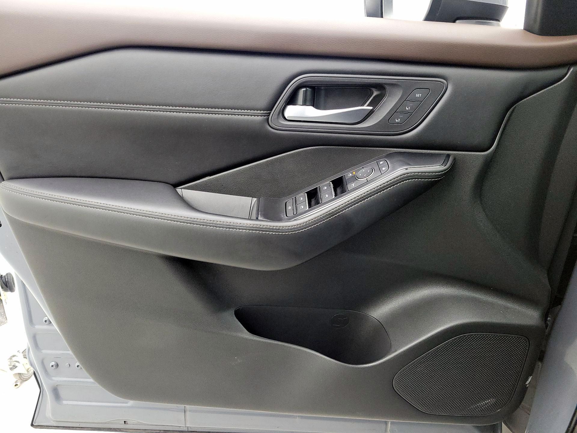 Thumbnail: 2023 Nissan Rogue - 12