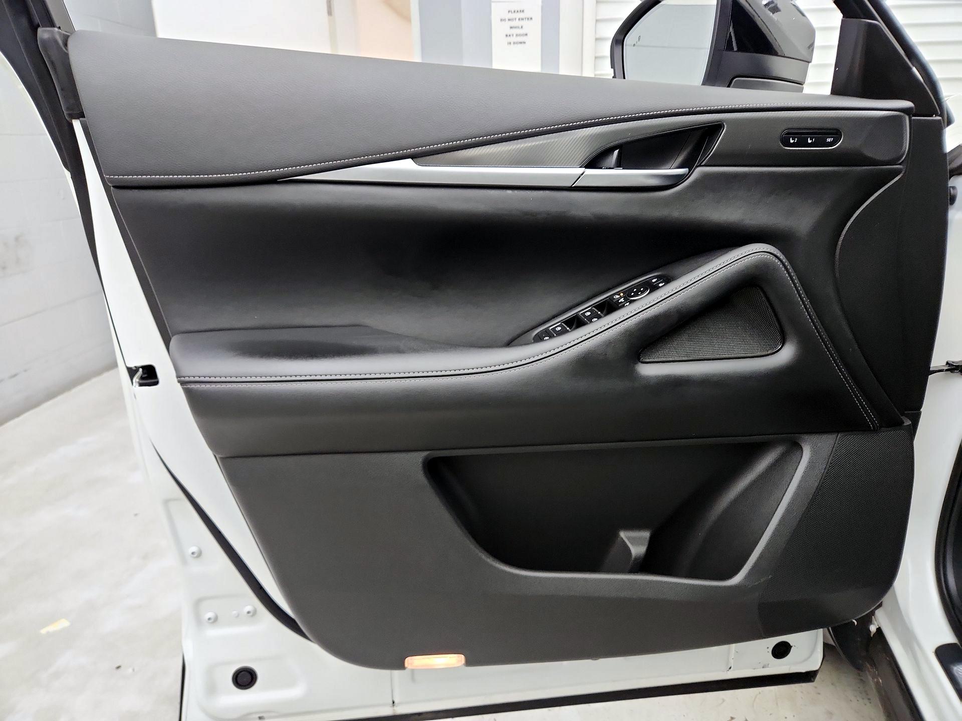 Thumbnail: 2023 INFINITI QX60 - 12