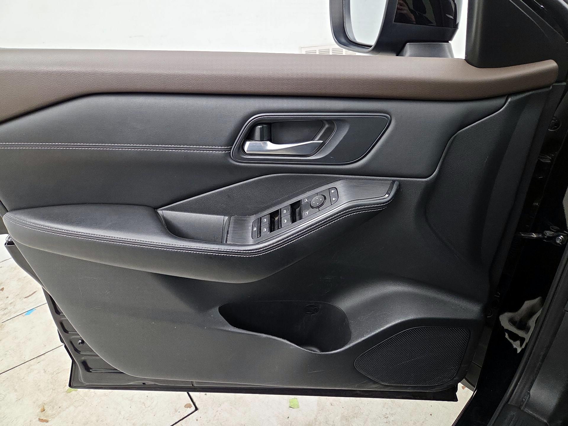 Thumbnail: 2023 Nissan Rogue - 12