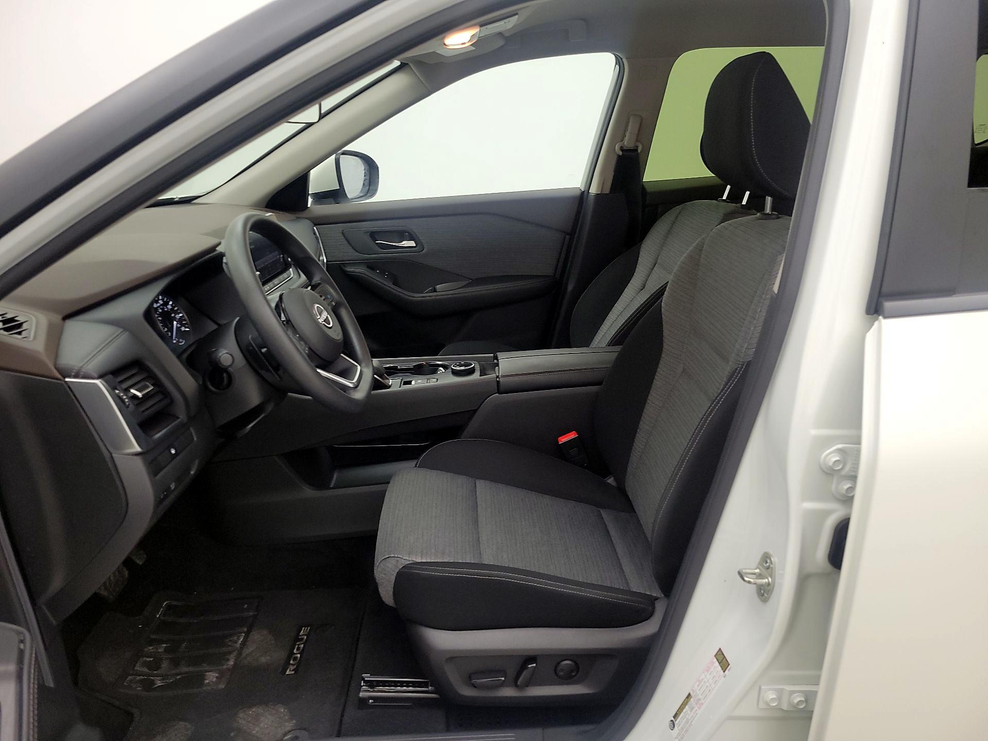 Thumbnail: 2023 Nissan Rogue - 11