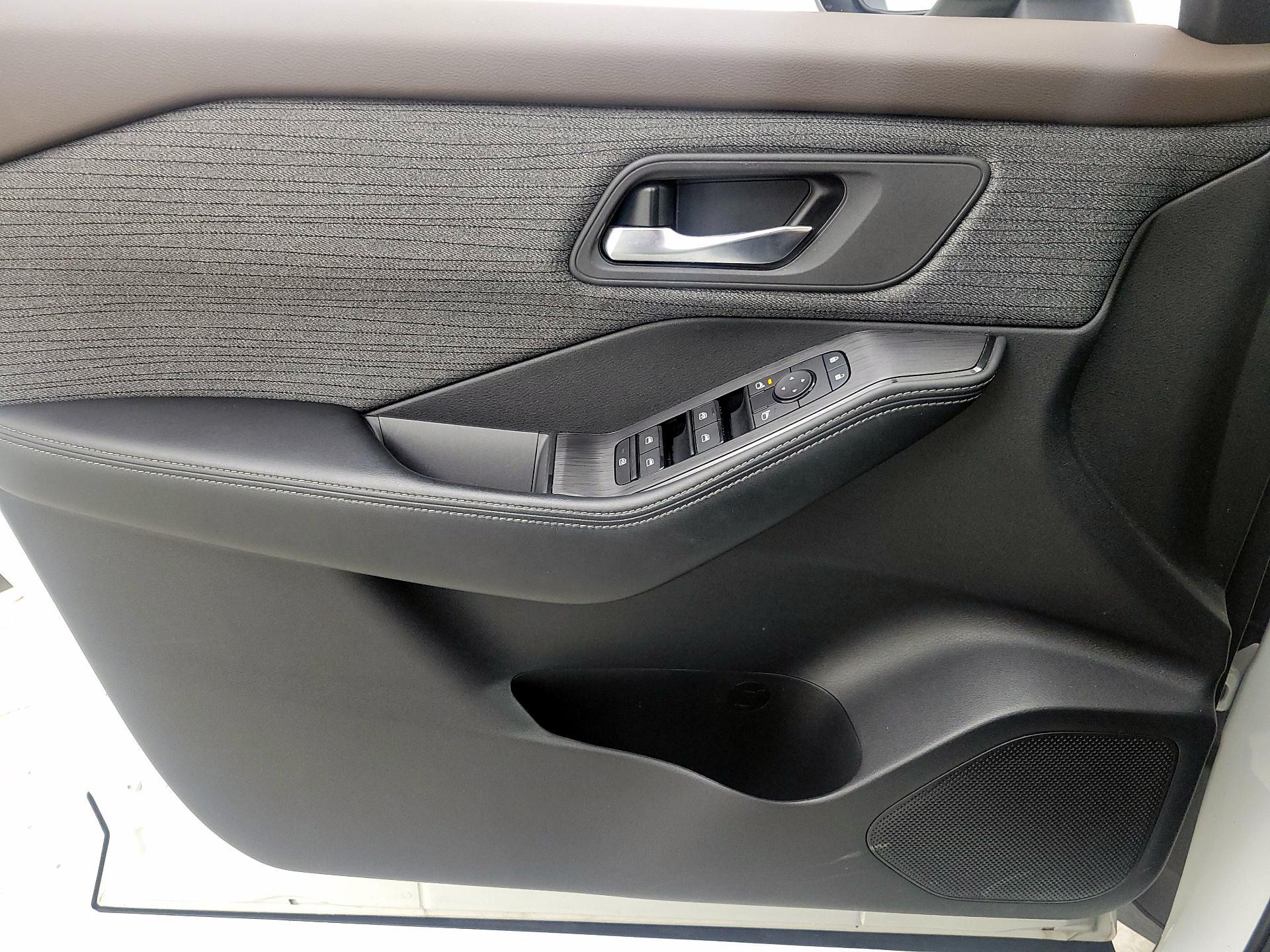 Thumbnail: 2023 Nissan Rogue - 12