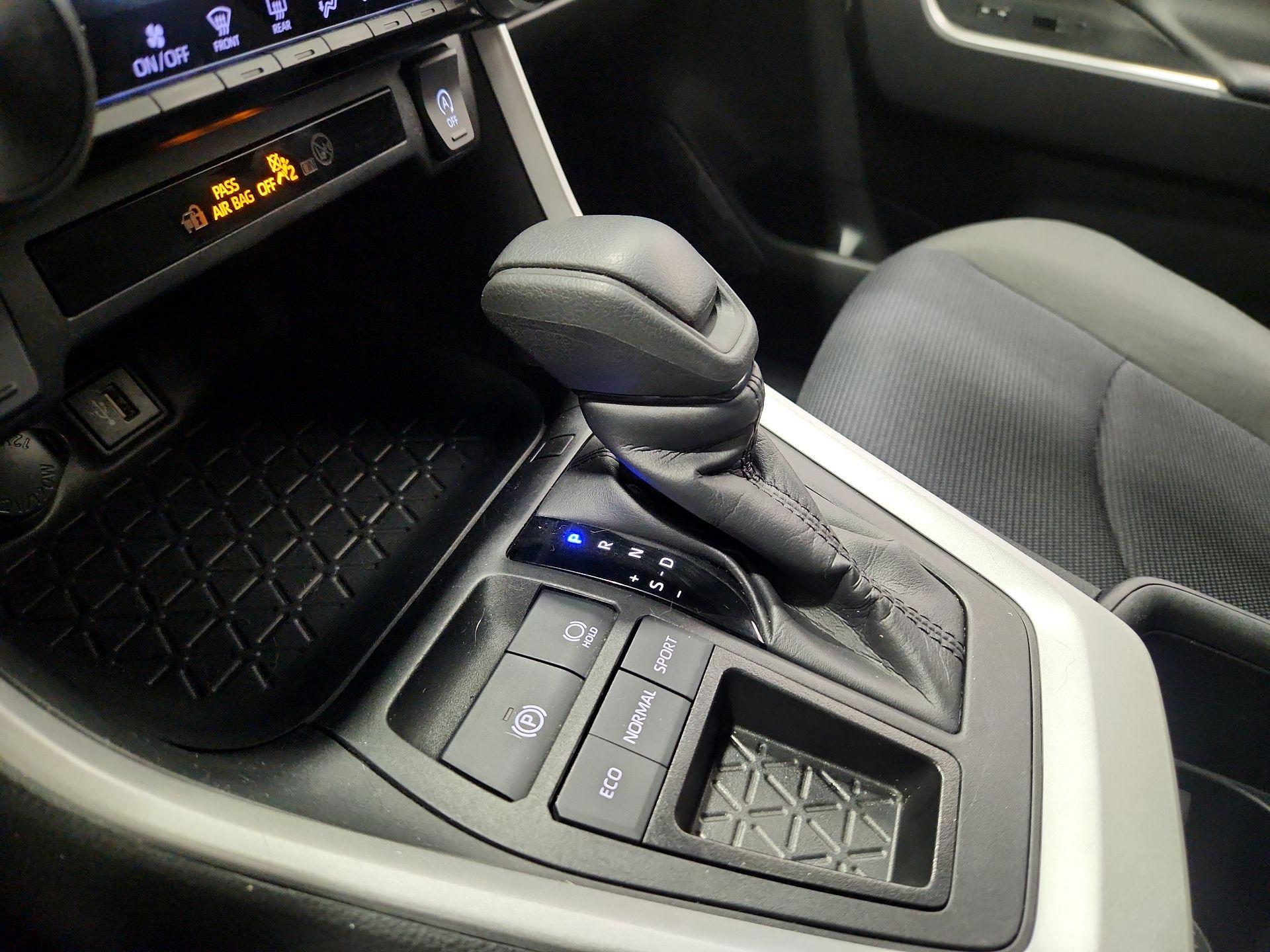 Thumbnail: 2024 Toyota RAV4 - 18