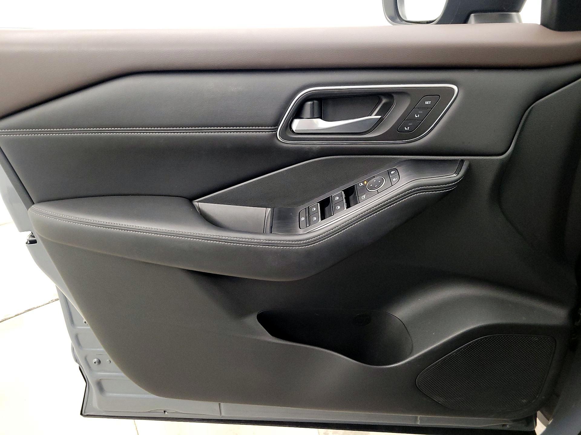 Thumbnail: 2021 Nissan Rogue - 12