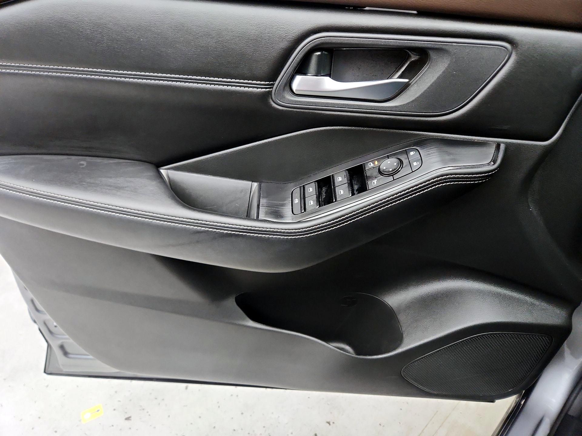 Thumbnail: 2023 Nissan Rogue - 12