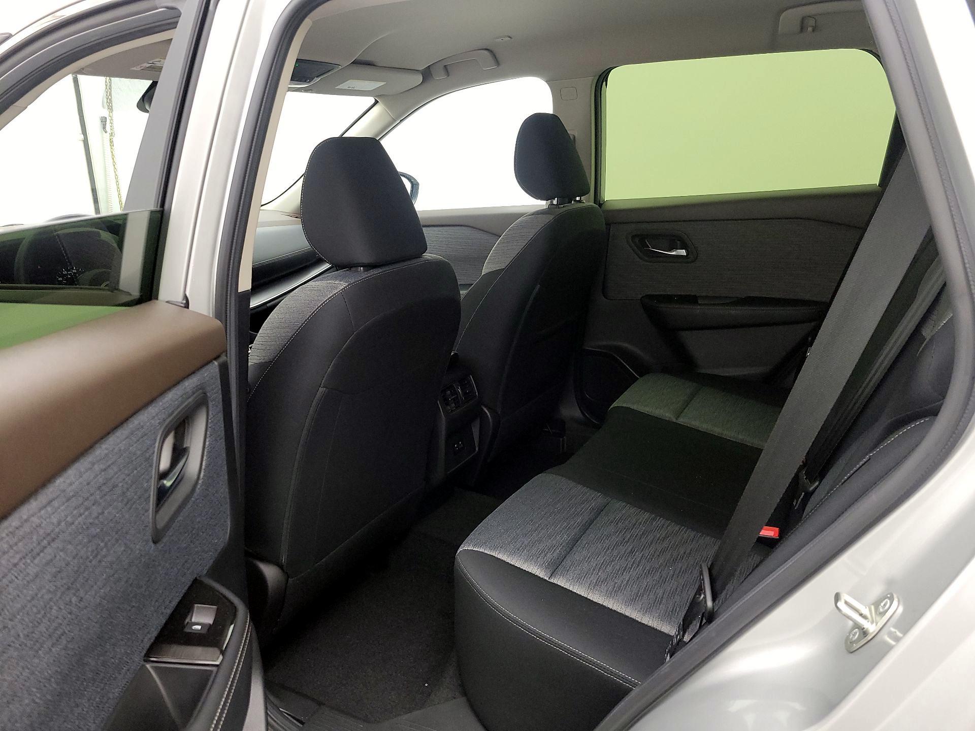 Thumbnail: 2023 Nissan Rogue - 10