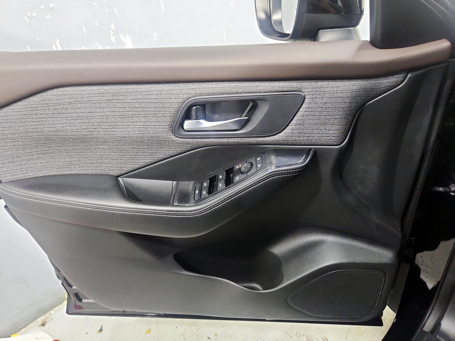 Thumbnail: 2023 Nissan Rogue - 12