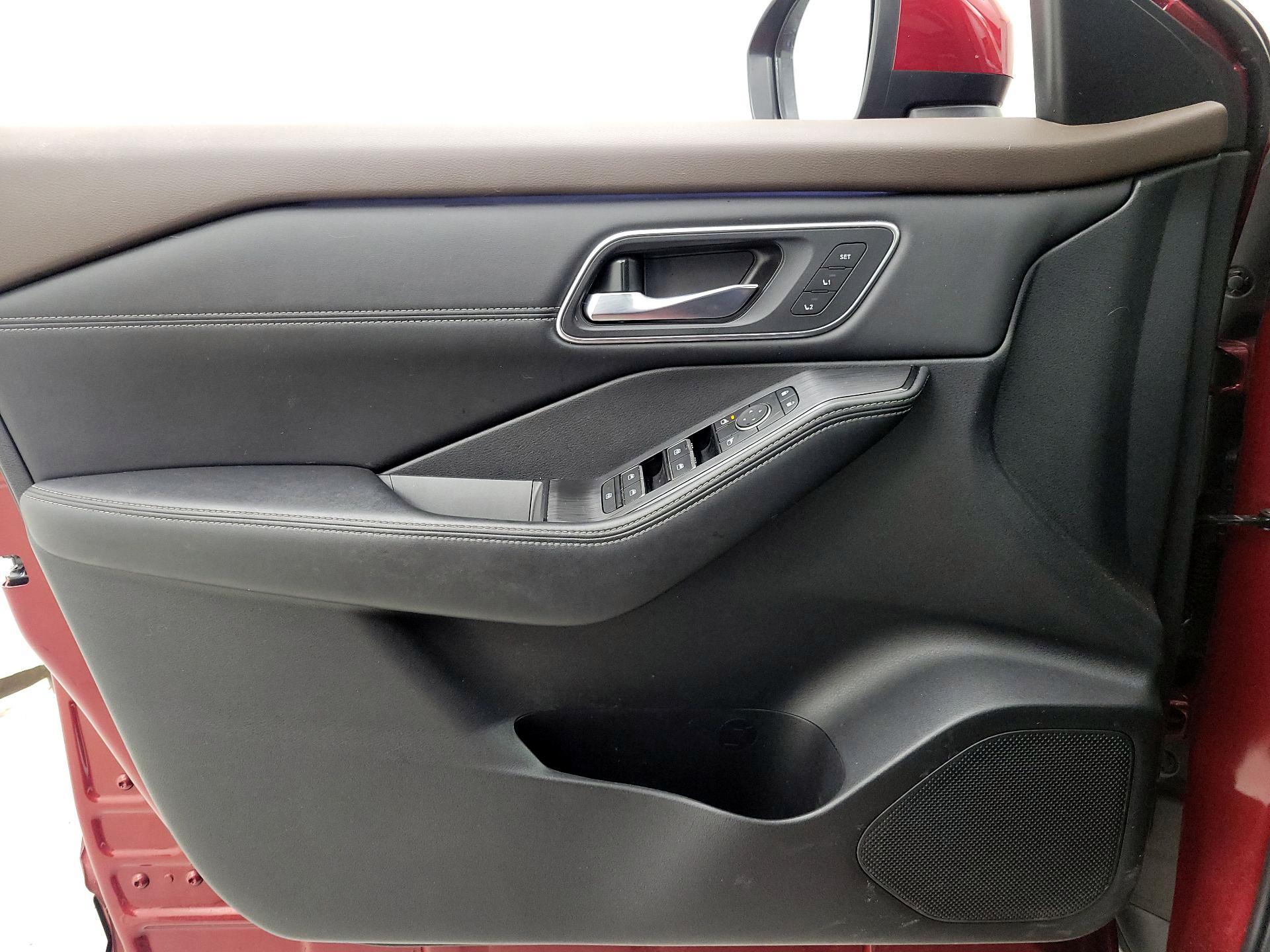 Thumbnail: 2023 Nissan Rogue - 12