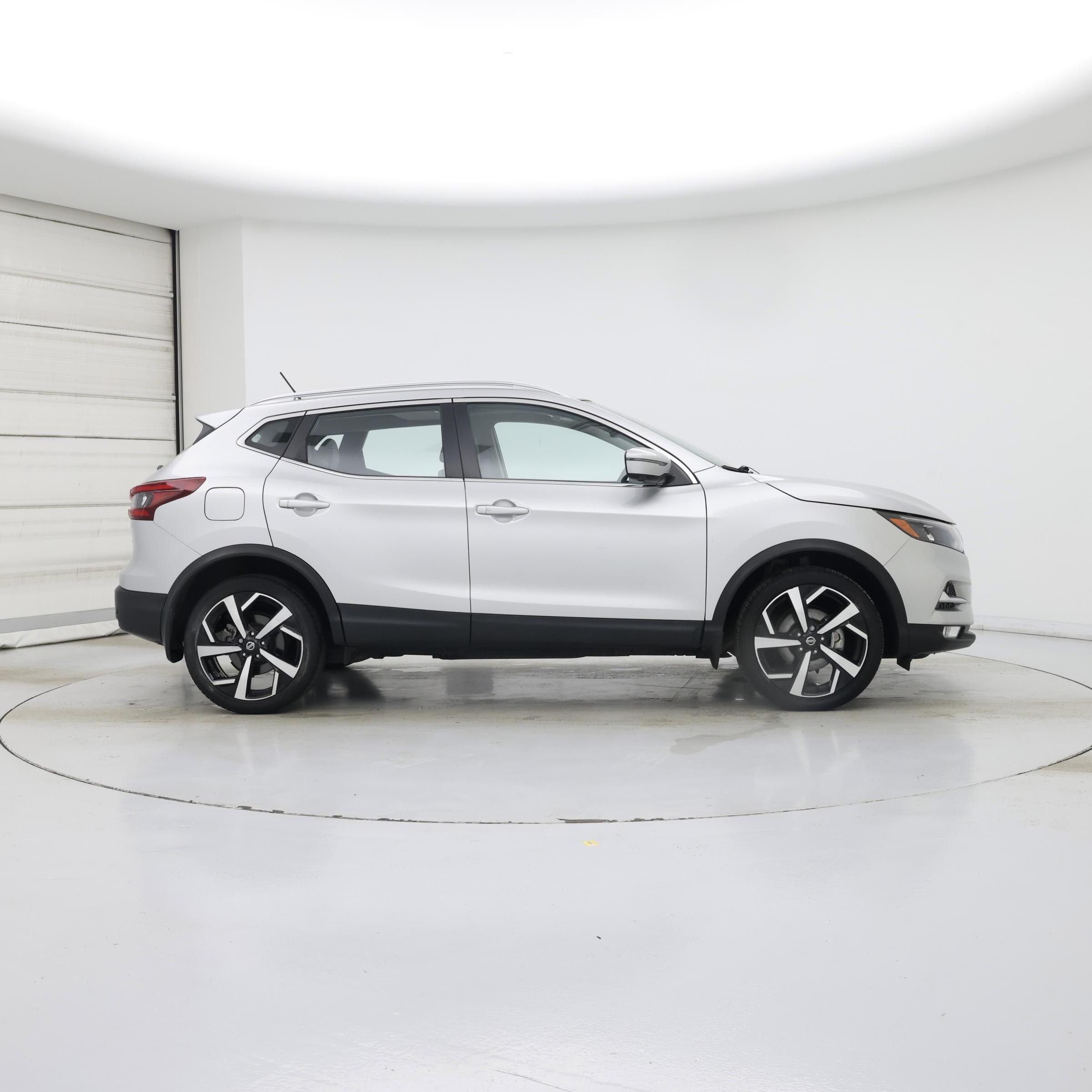 Thumbnail: 2022 Nissan Rogue Sport - 7