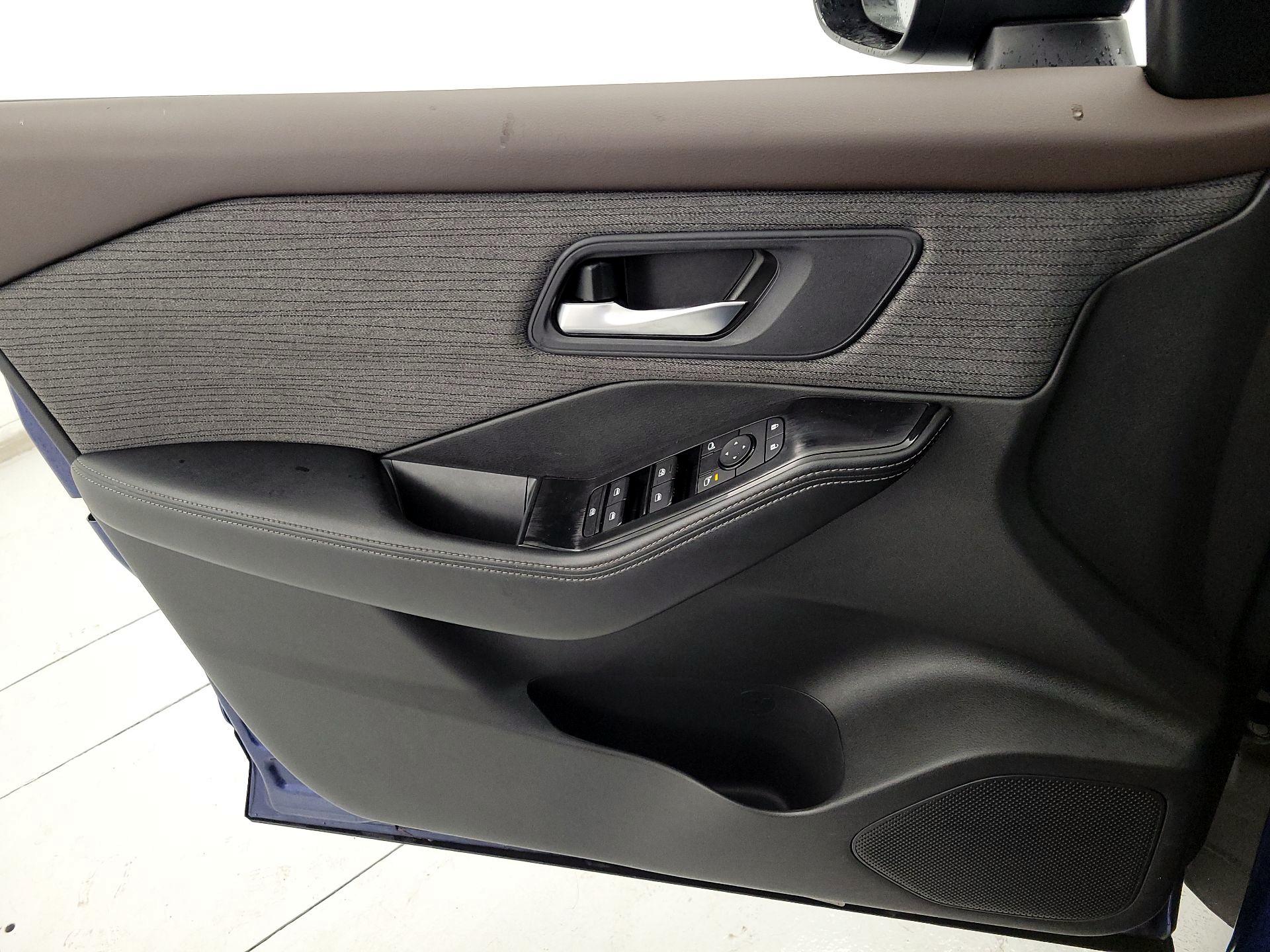 Thumbnail: 2023 Nissan Rogue - 12