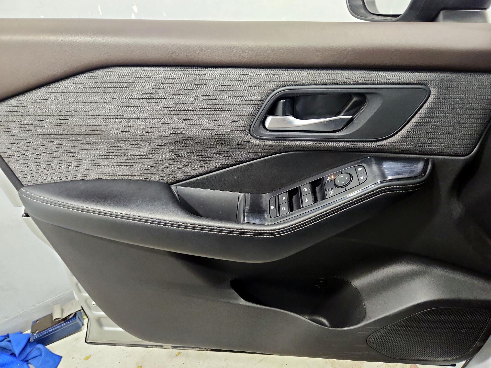 Thumbnail: 2023 Nissan Rogue - 12