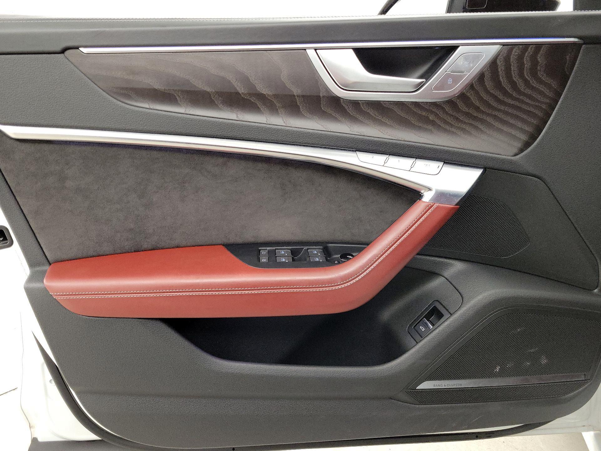 Thumbnail: 2020 Audi S6 - 12