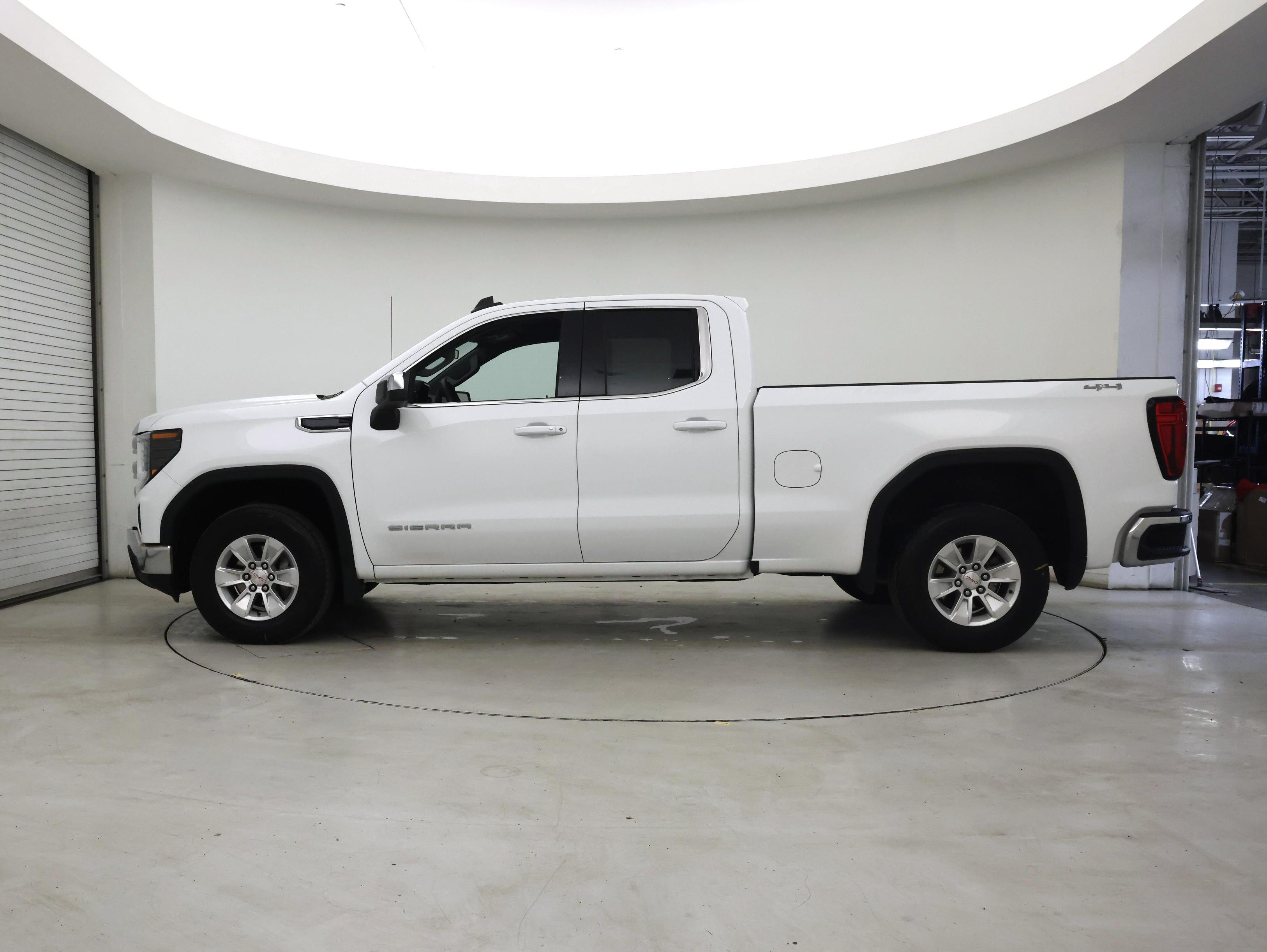 Thumbnail: 2024 GMC Sierra 1500 - 3