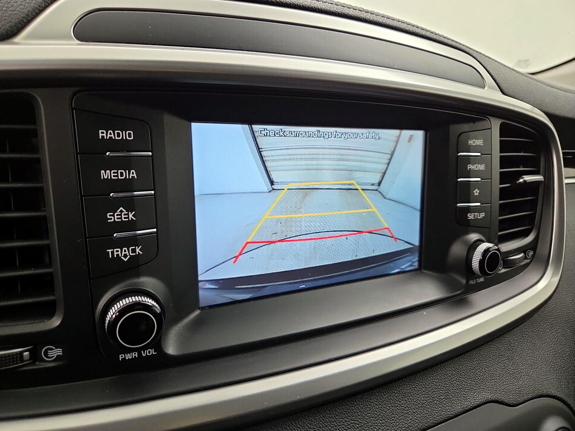 Thumbnail: 2020 Kia Sorento - 14