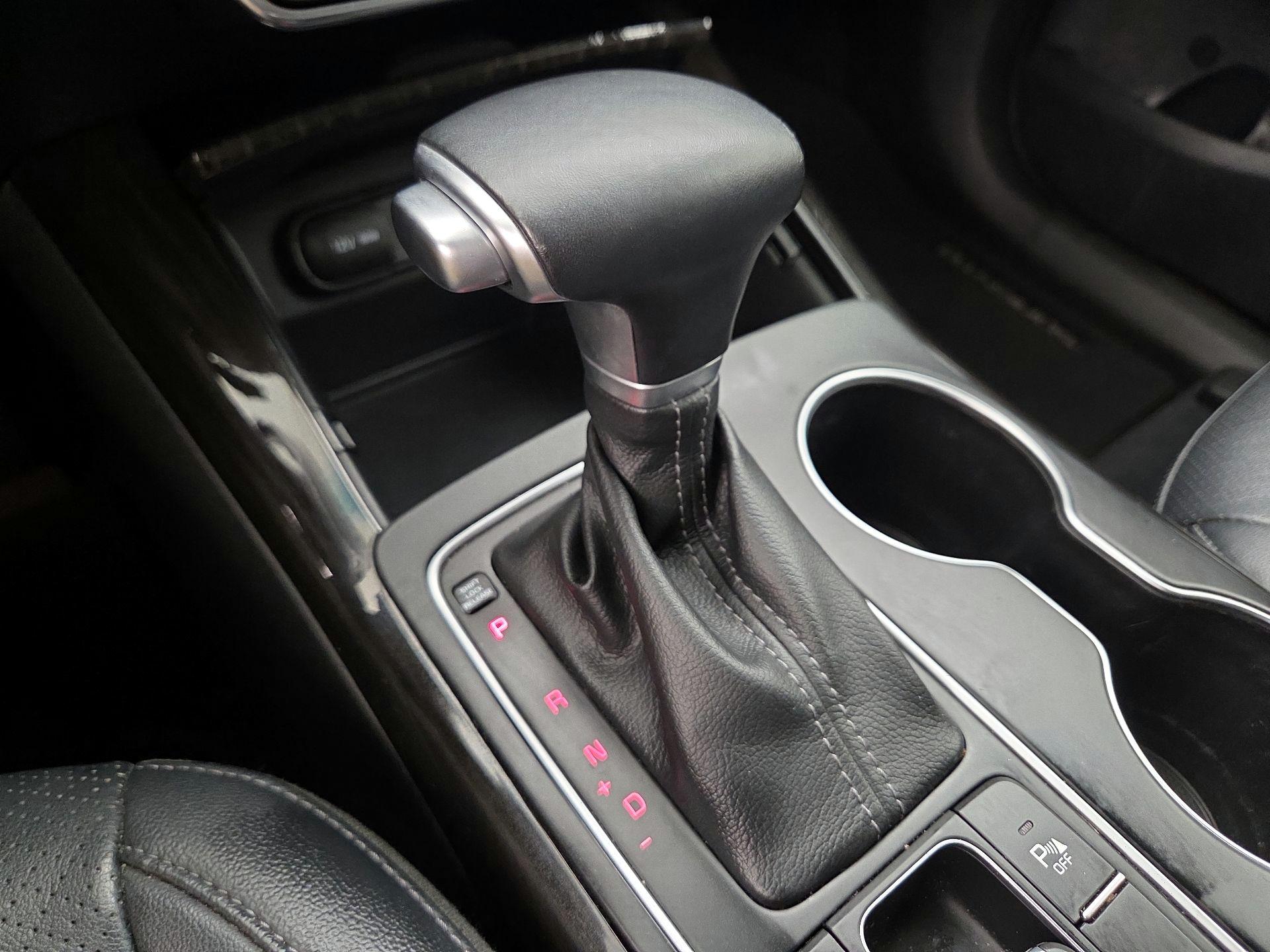 Thumbnail: 2020 Kia Sorento - 17