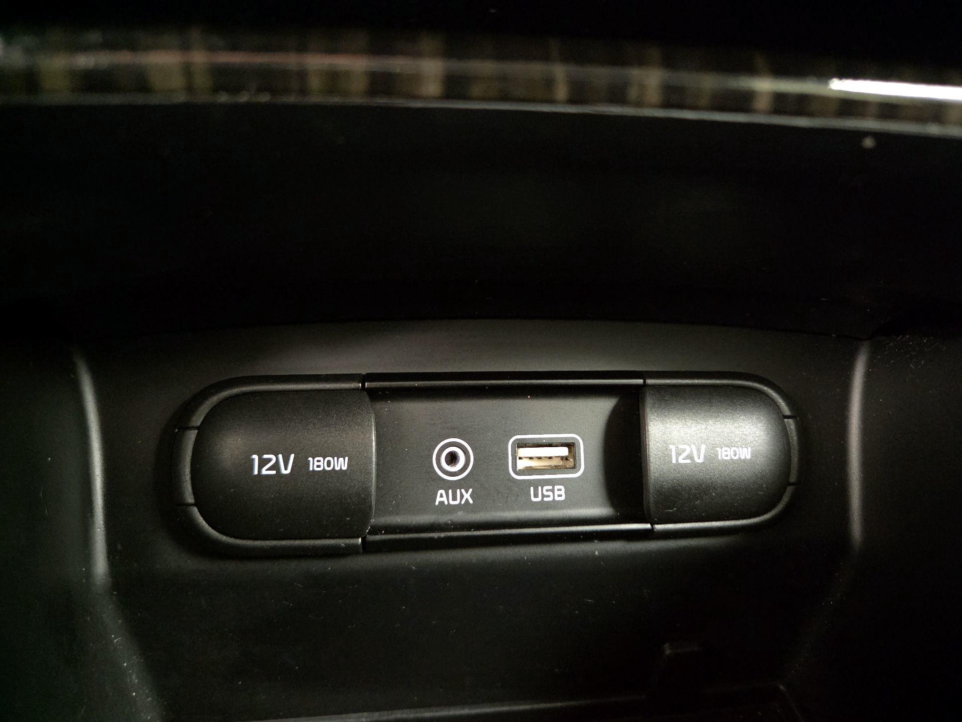 Thumbnail: 2020 Kia Sorento - 18