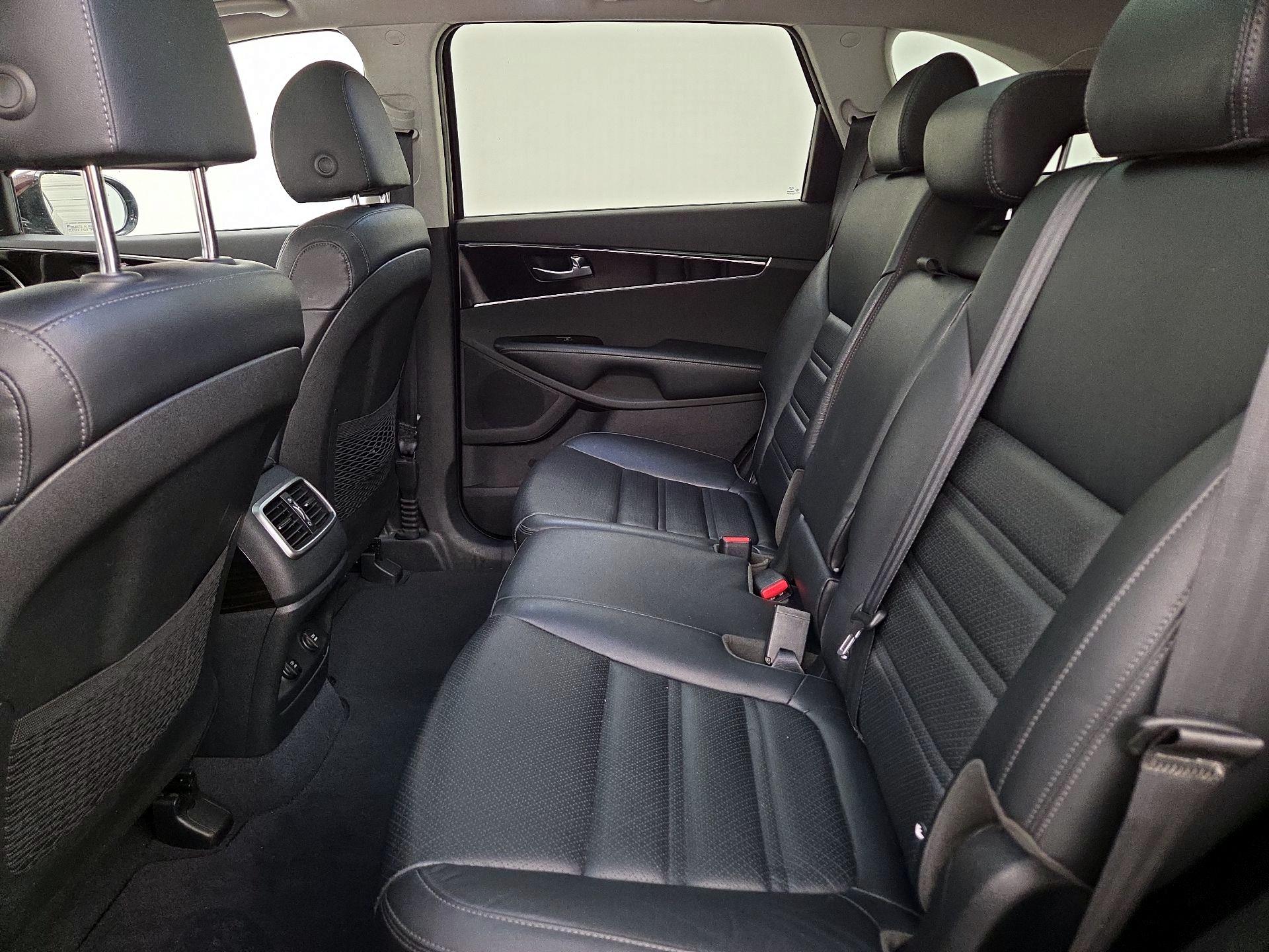 Thumbnail: 2020 Kia Sorento - 20