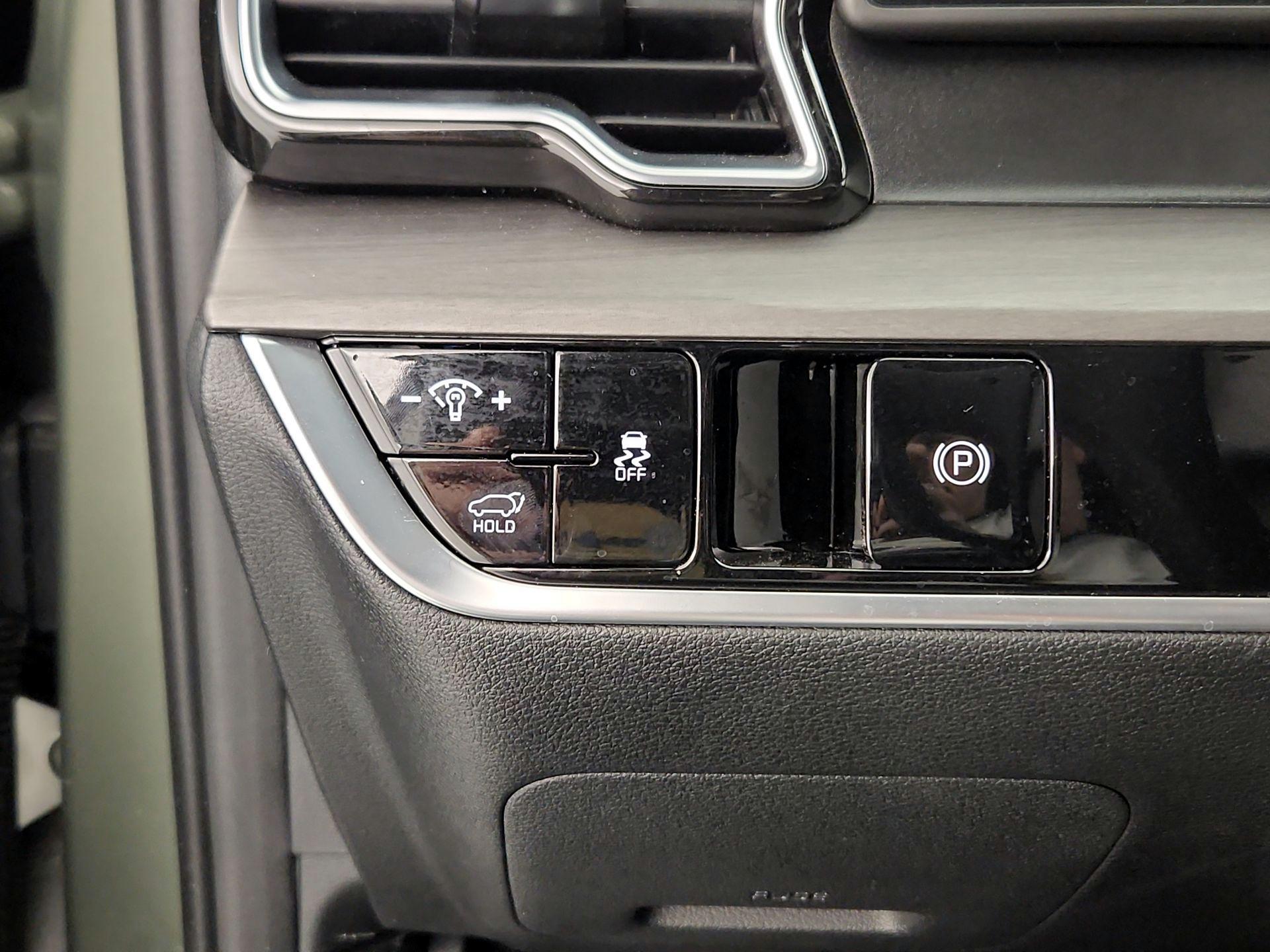 Thumbnail: 2024 Kia Sportage - 13