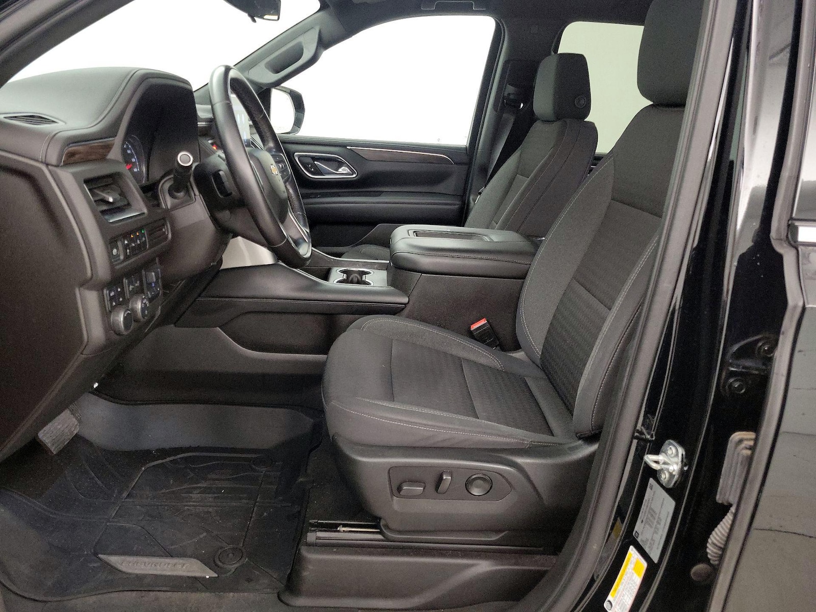 2021 Chevrolet Suburban LS - Photo 12