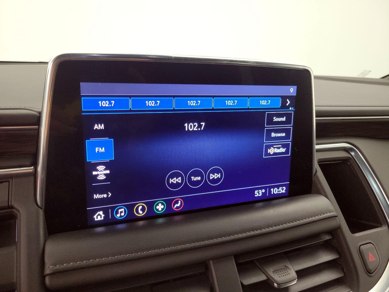 2021 Chevrolet Suburban LS - Photo 16