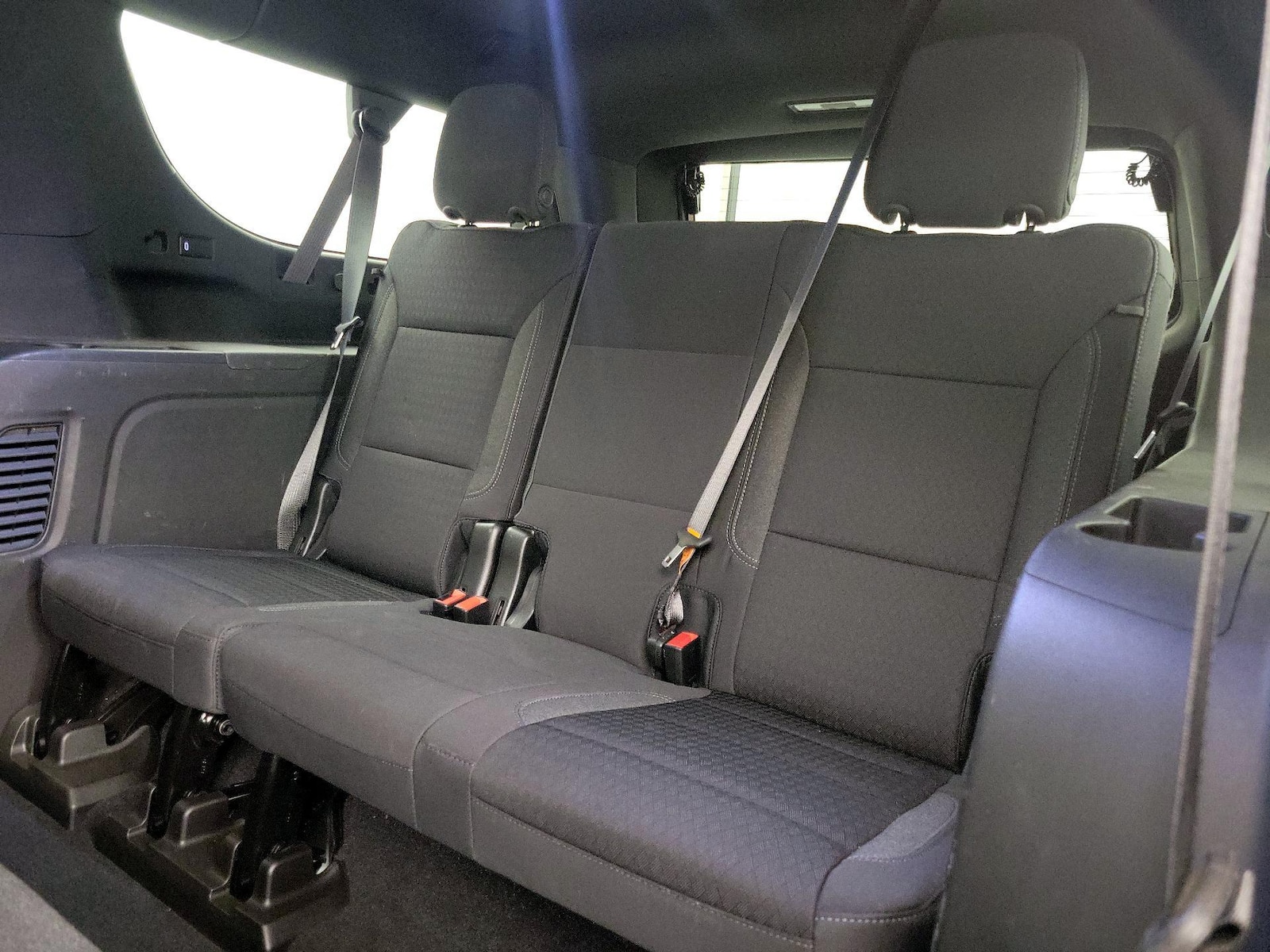 2021 Chevrolet Suburban LS - Photo 21