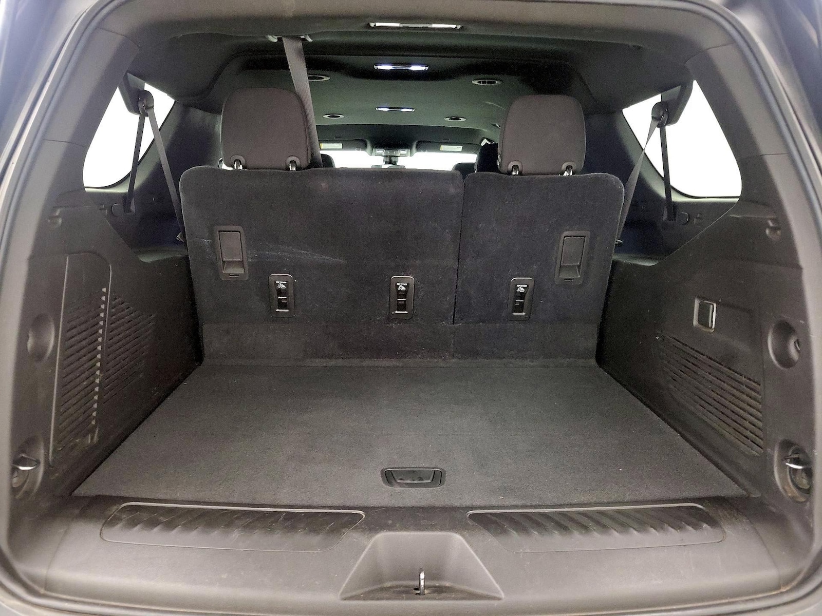 2021 Chevrolet Suburban LS - Photo 22