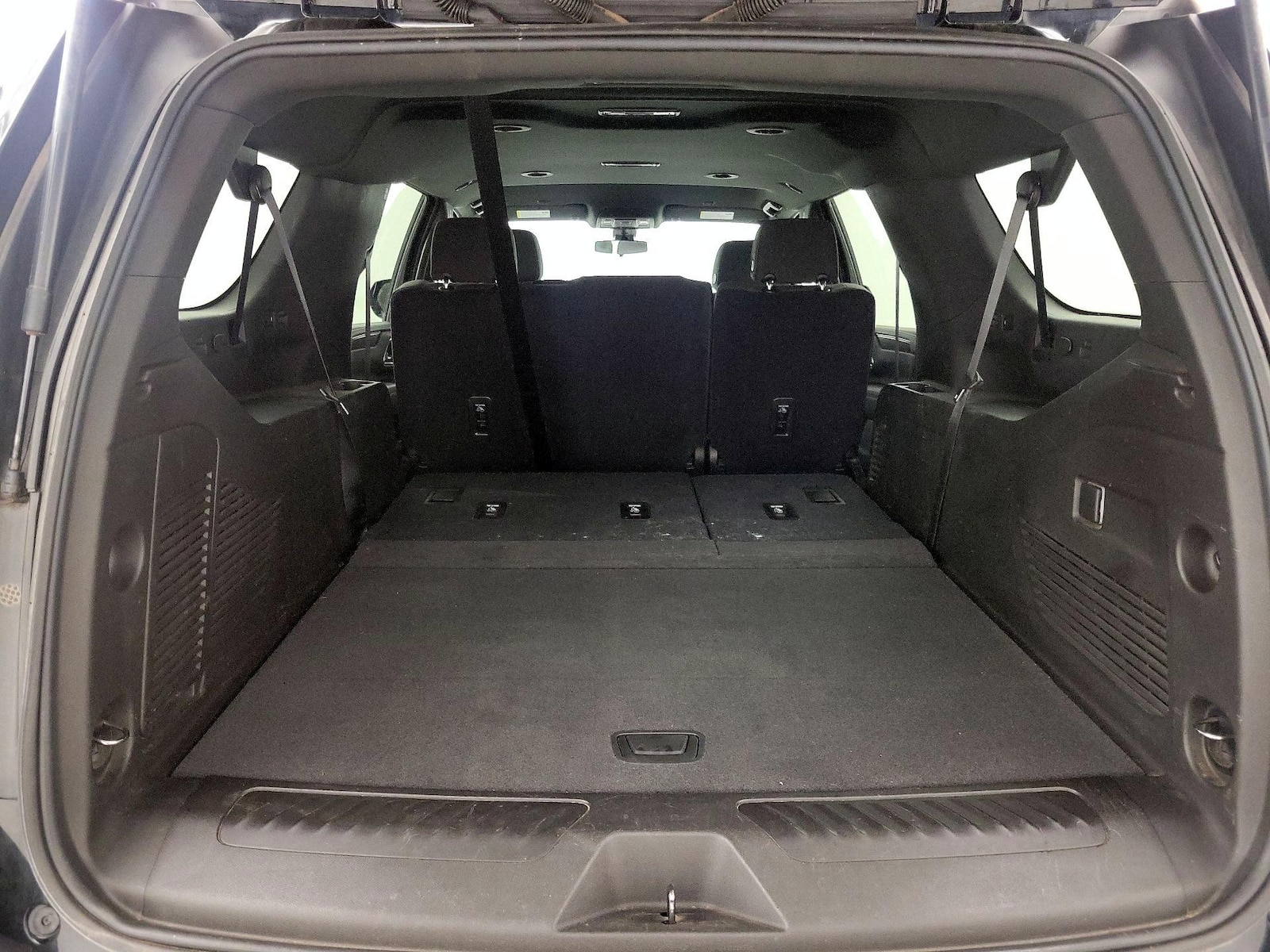 2021 Chevrolet Suburban LS - Photo 23