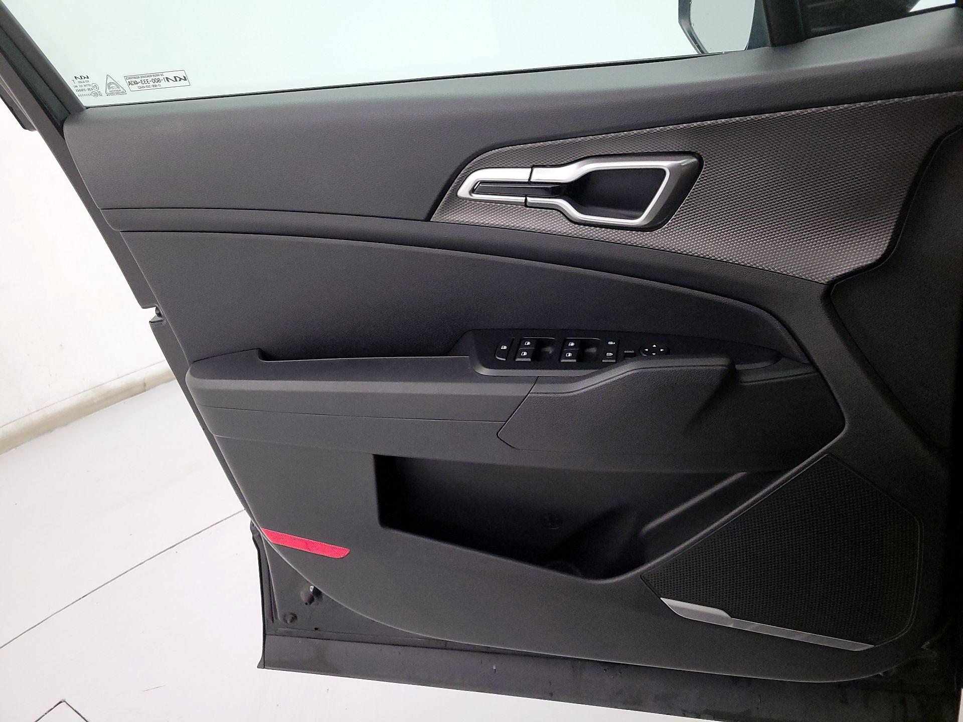 Thumbnail: 2023 Kia Sportage - 12