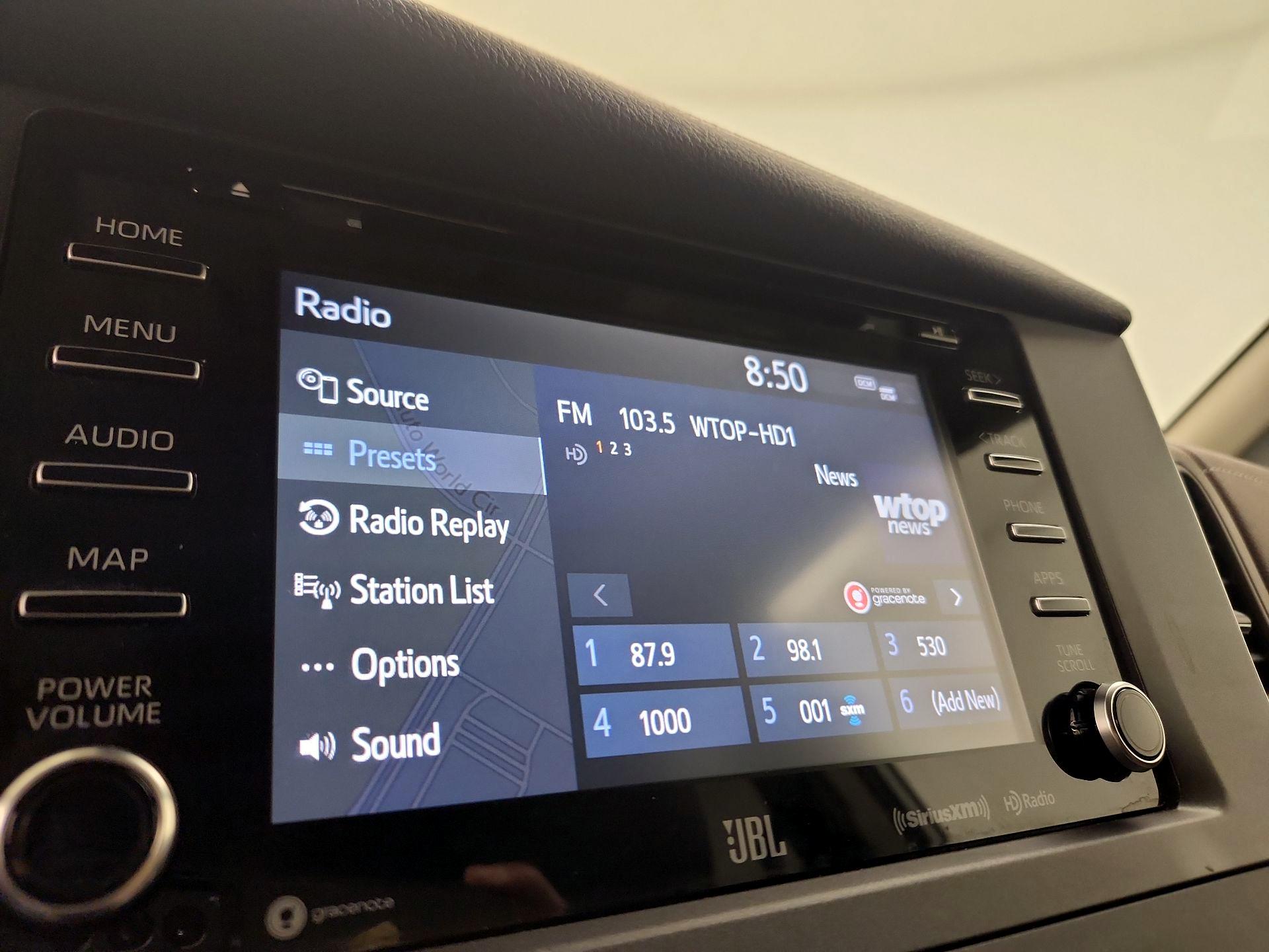 Thumbnail: 2020 Toyota Sienna - 16