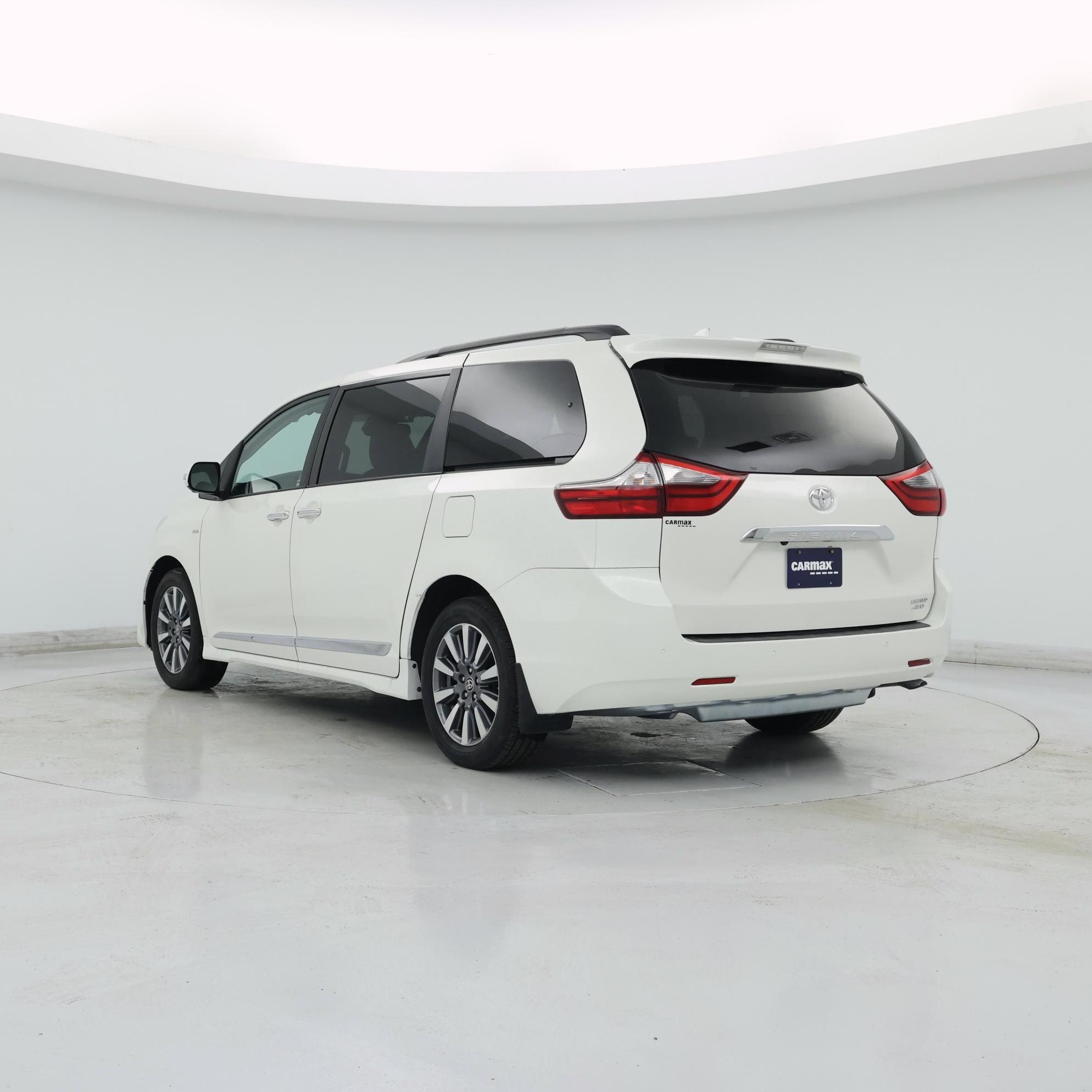 Thumbnail: 2020 Toyota Sienna - 2