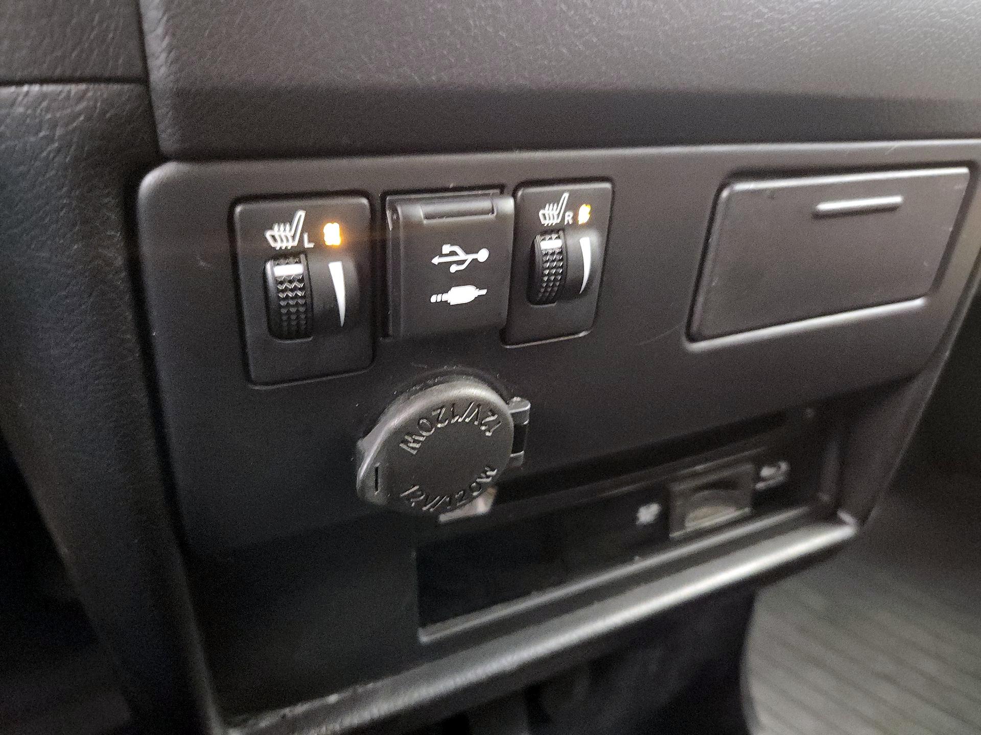 Thumbnail: 2020 Toyota Sienna - 19