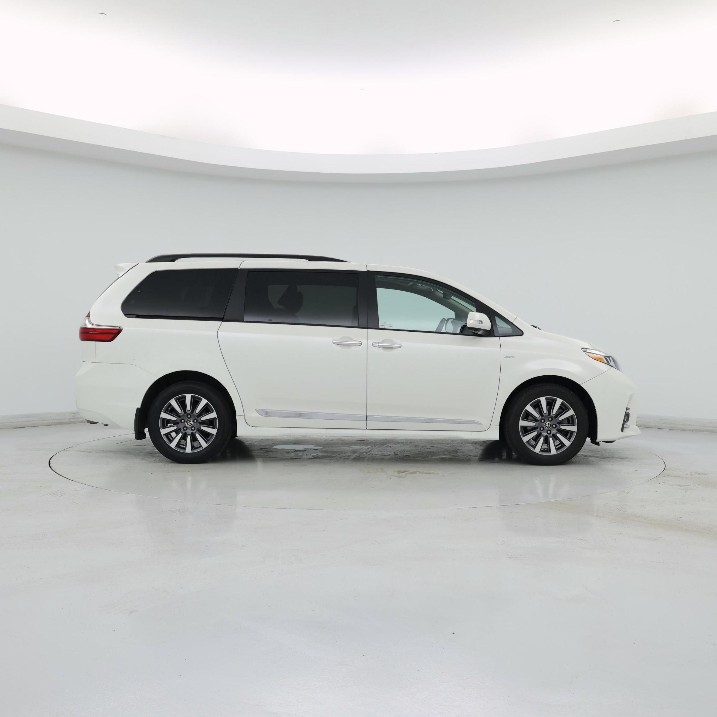 Thumbnail: 2020 Toyota Sienna - 7