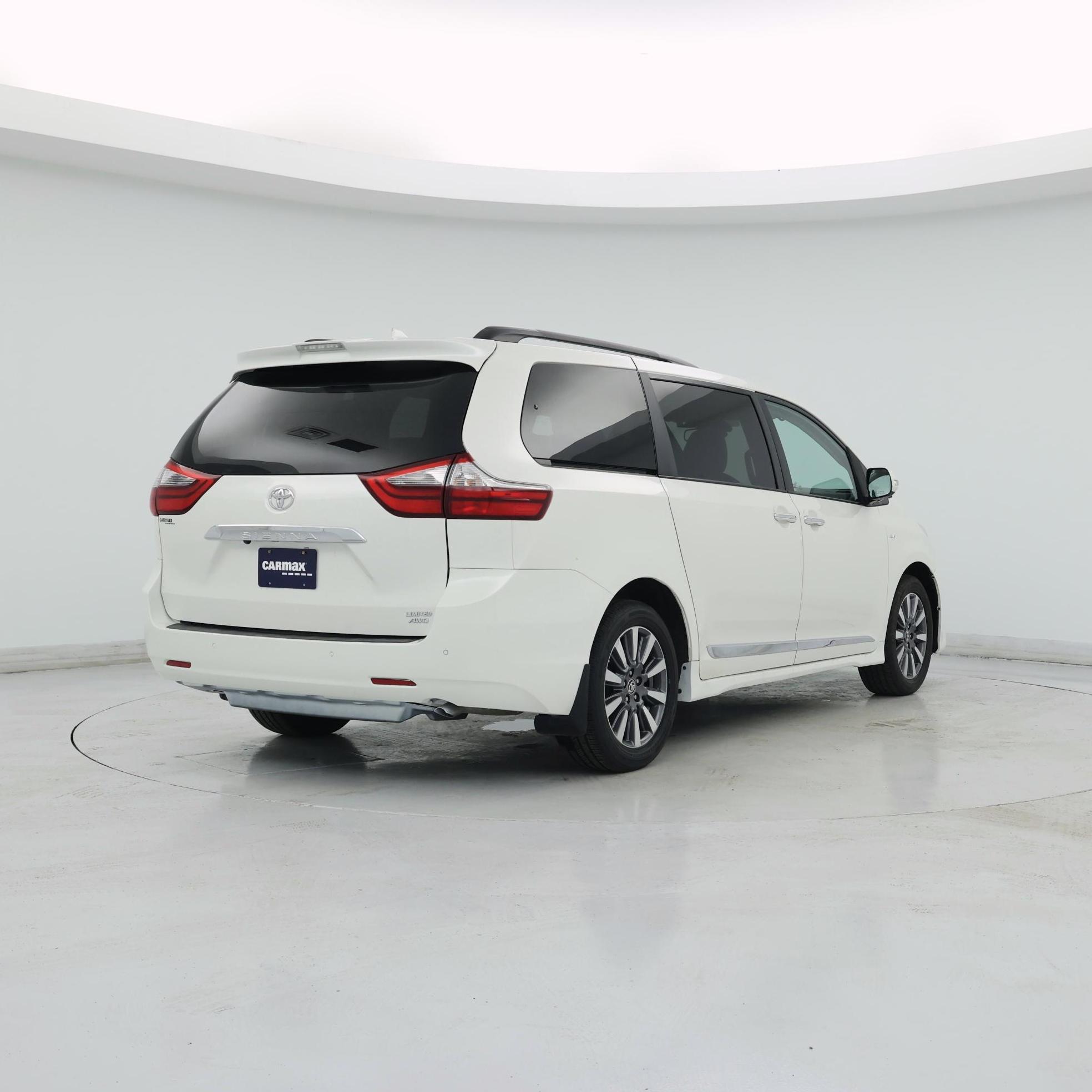 Thumbnail: 2020 Toyota Sienna - 8