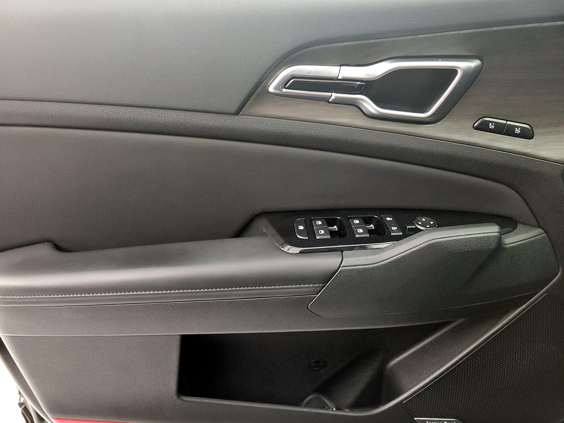 Thumbnail: 2023 Kia Sportage - 12