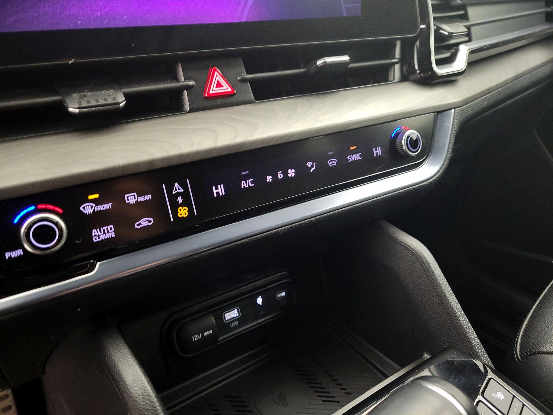 Thumbnail: 2023 Kia Sportage - 17