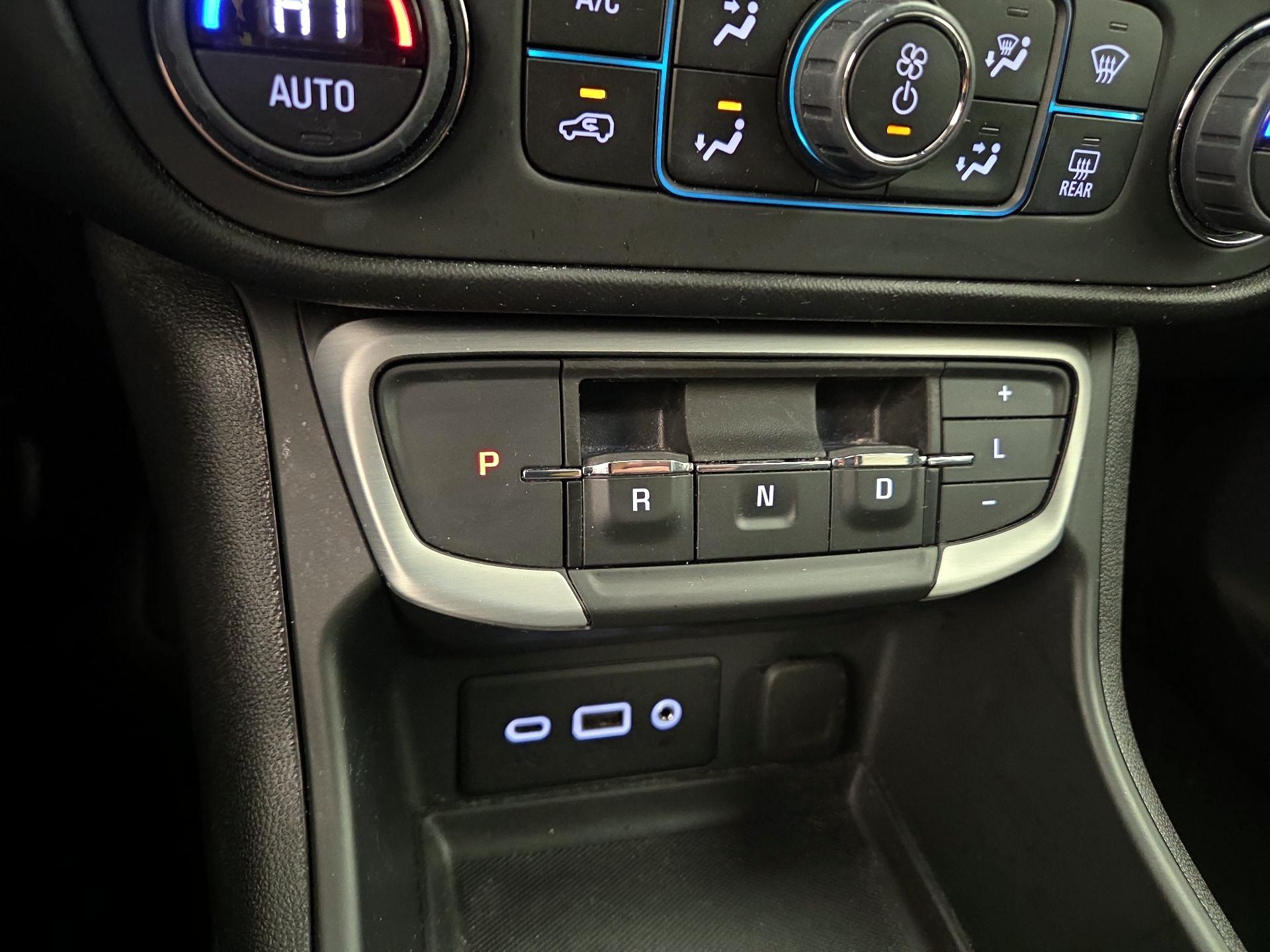 Thumbnail: 2022 GMC Terrain - 17