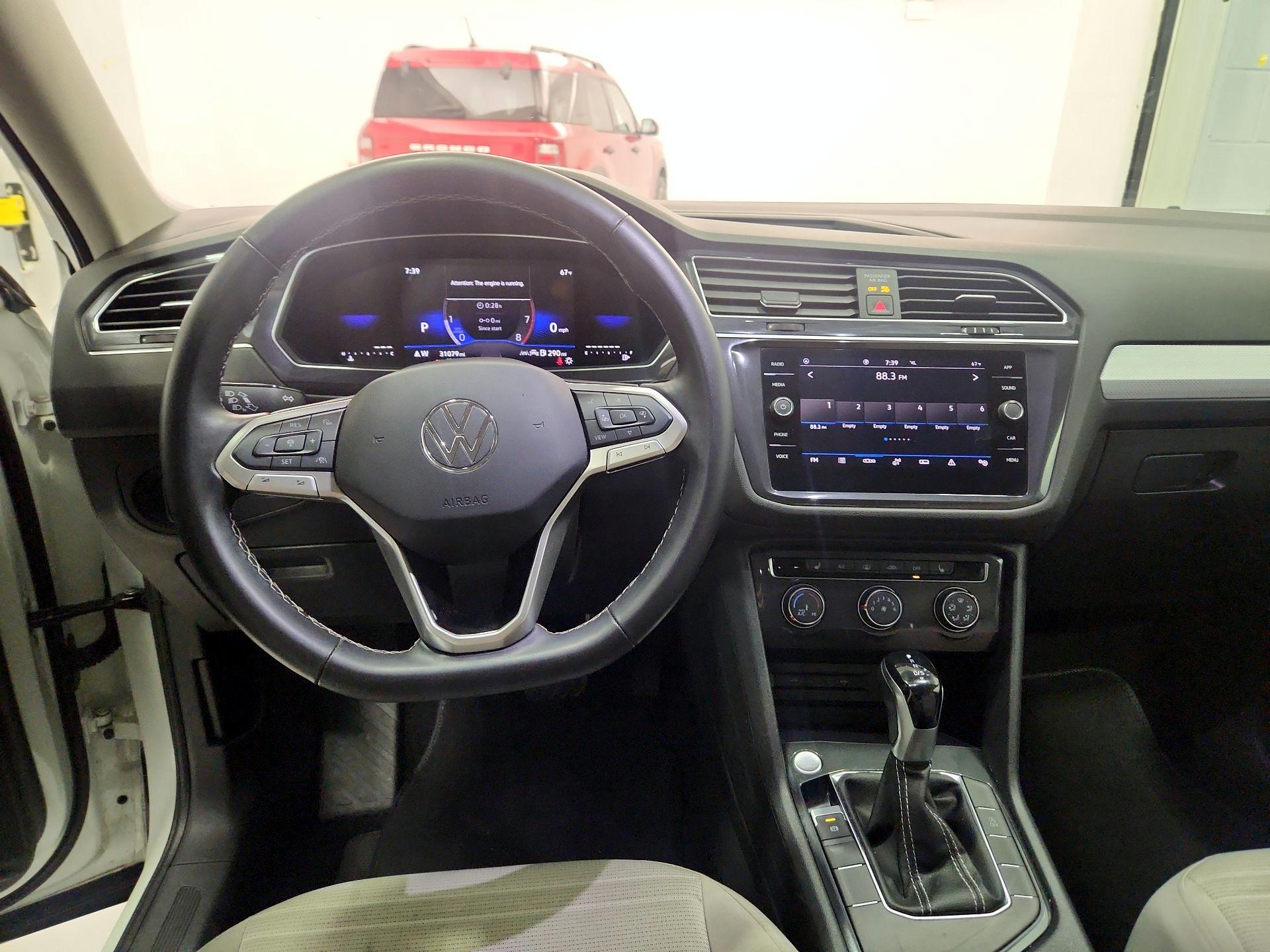 Thumbnail: 2024 Volkswagen Tiguan - 9