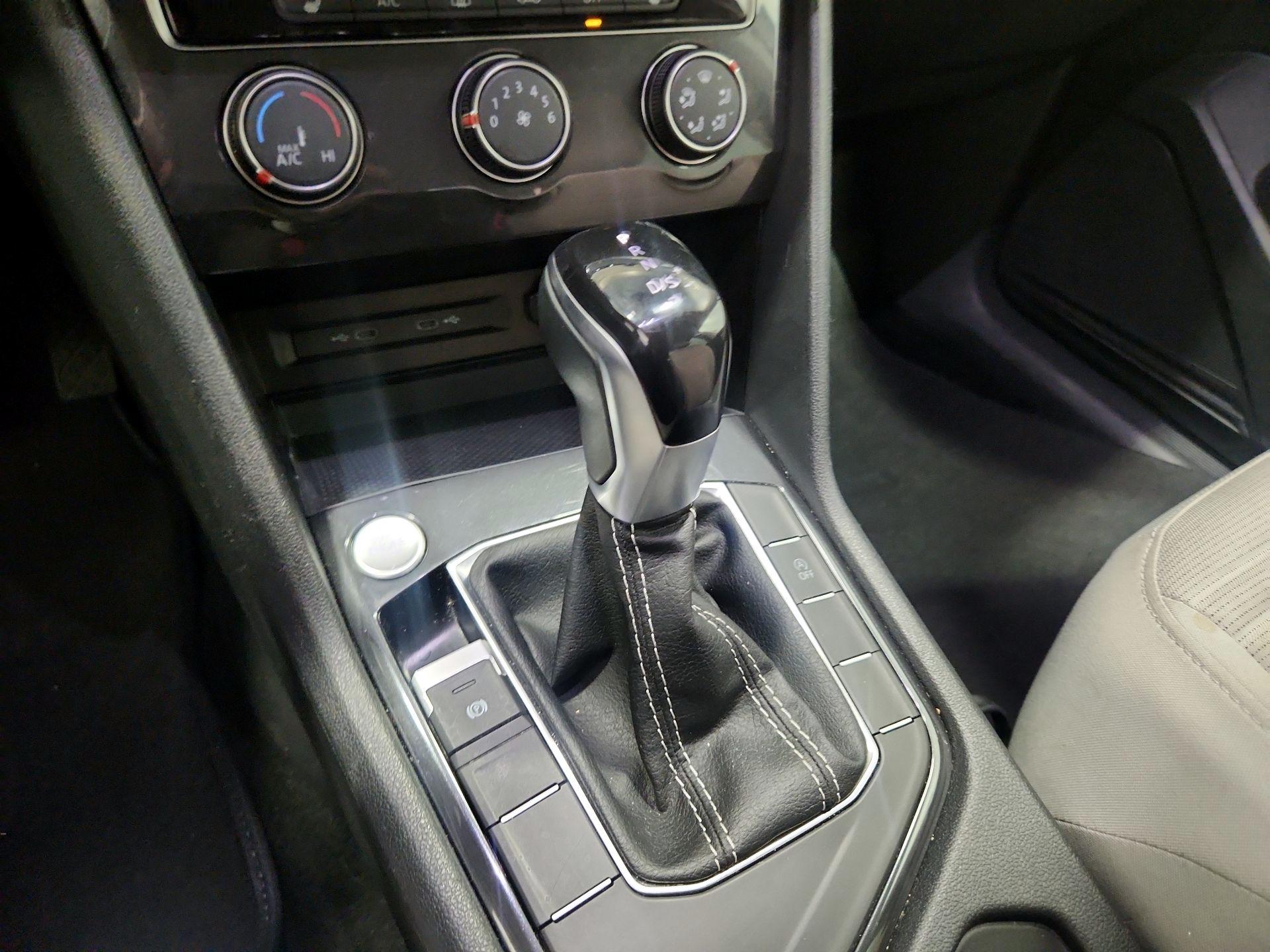 Thumbnail: 2024 Volkswagen Tiguan - 17