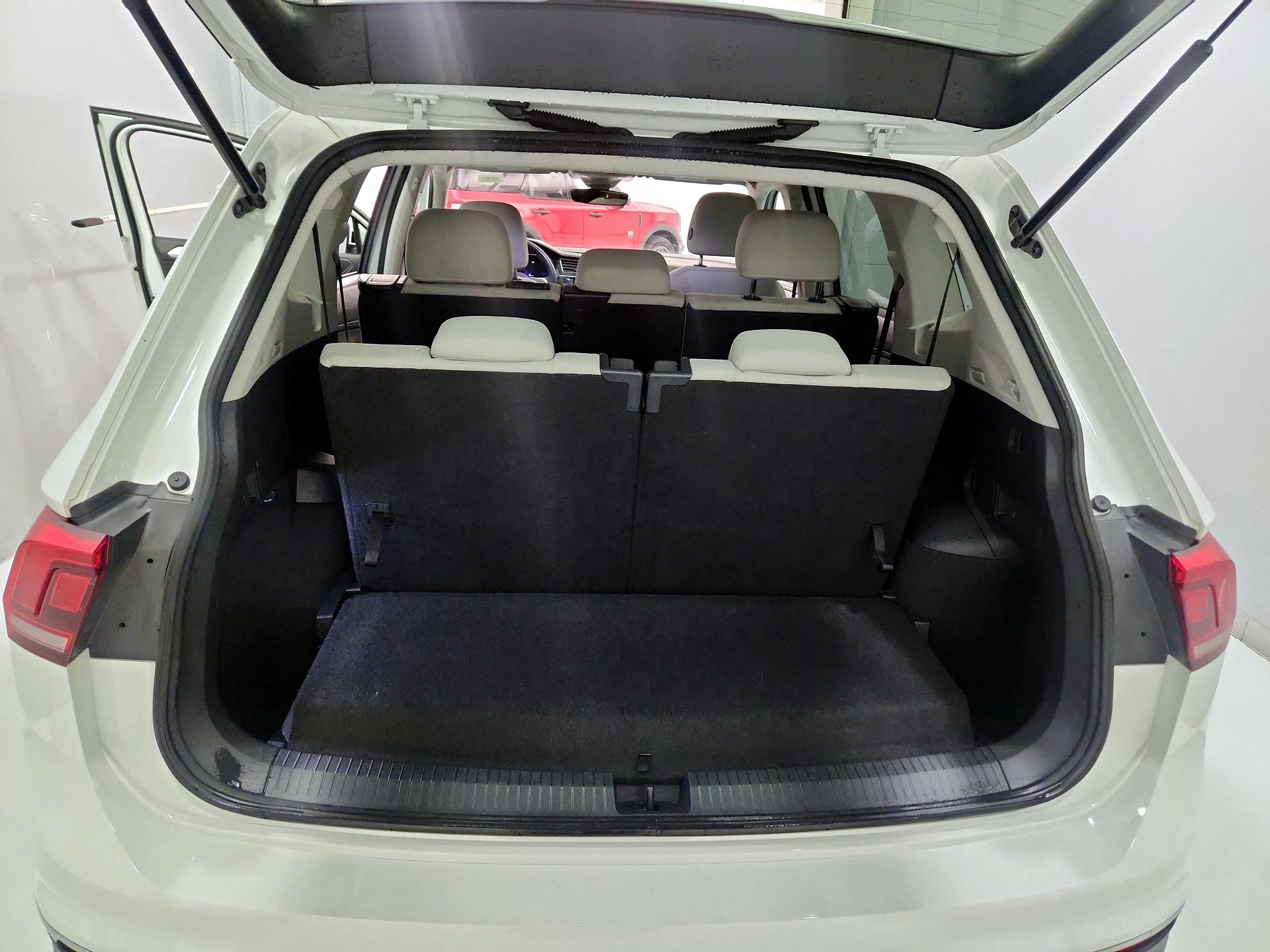 Thumbnail: 2024 Volkswagen Tiguan - 20