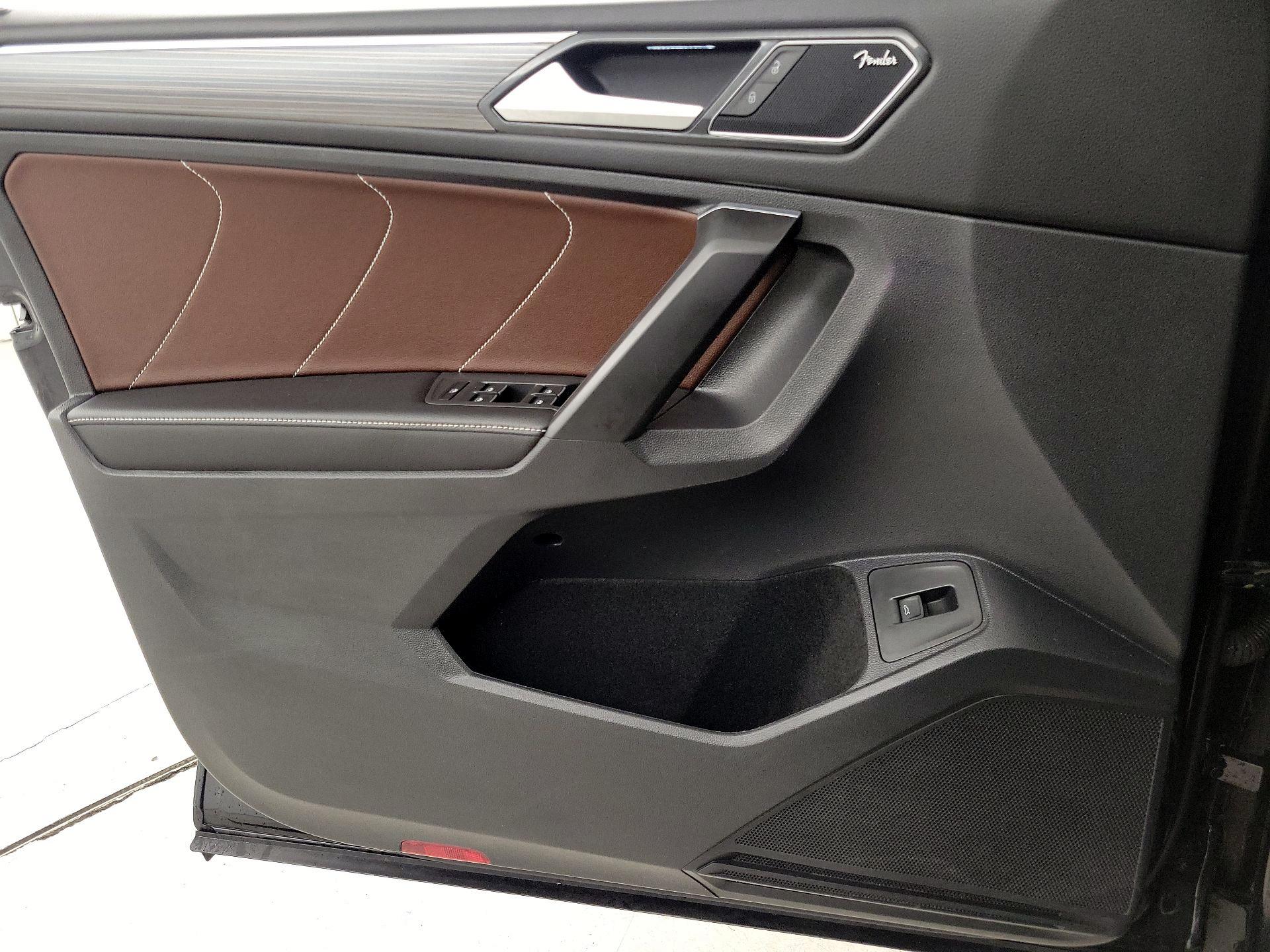 Thumbnail: 2022 Volkswagen Tiguan - 12