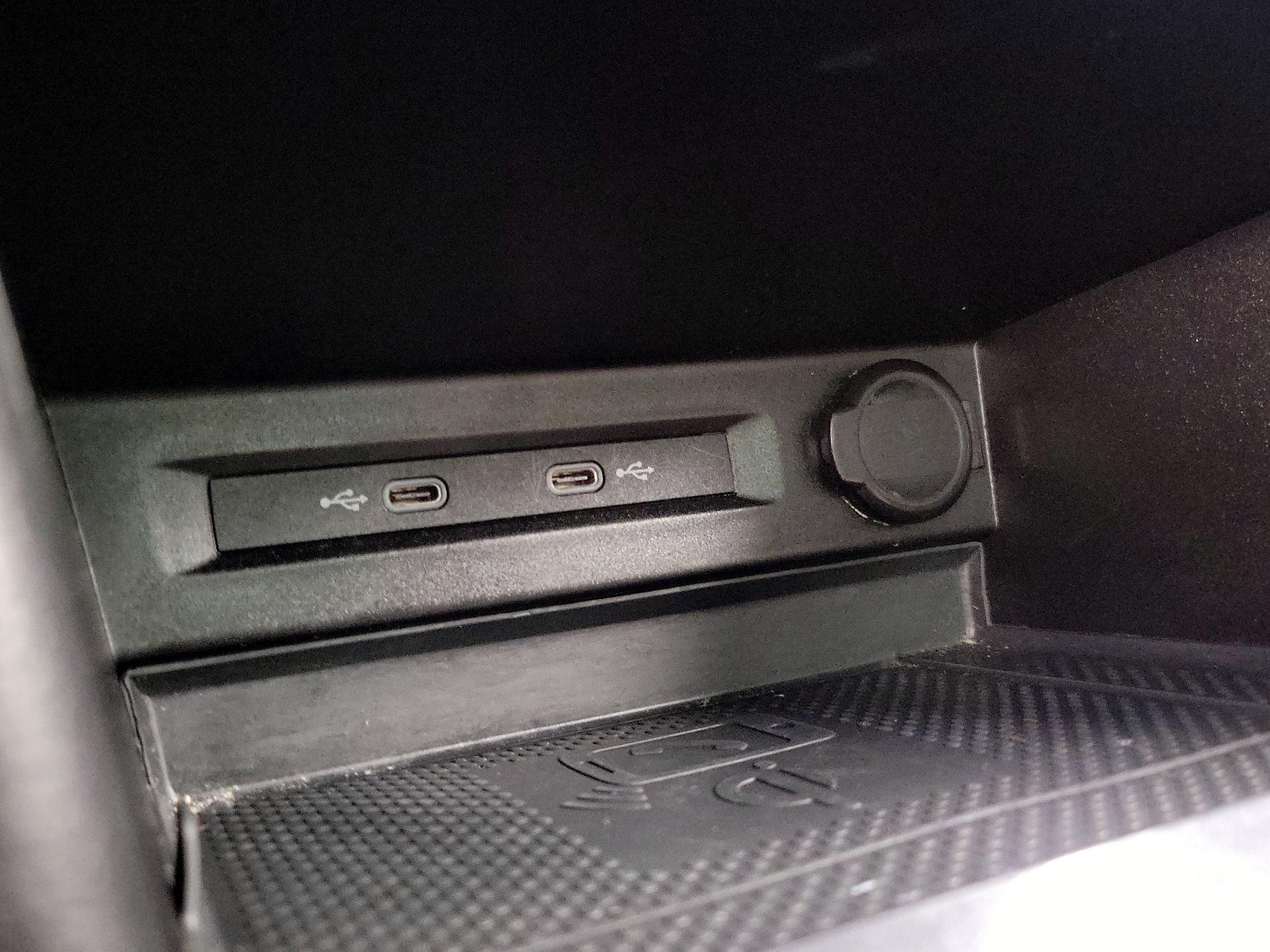 Thumbnail: 2022 Volkswagen Tiguan - 19