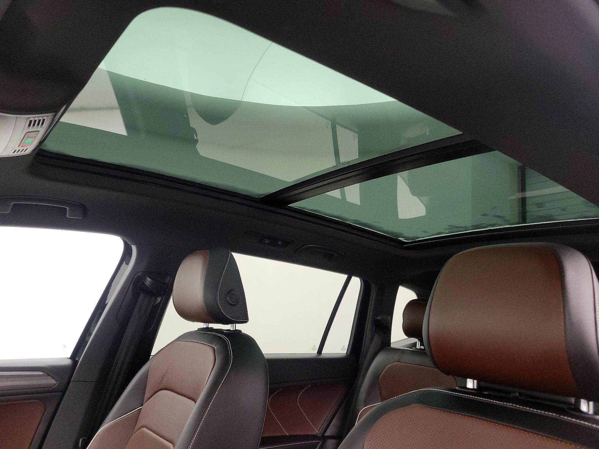 Thumbnail: 2022 Volkswagen Tiguan - 20