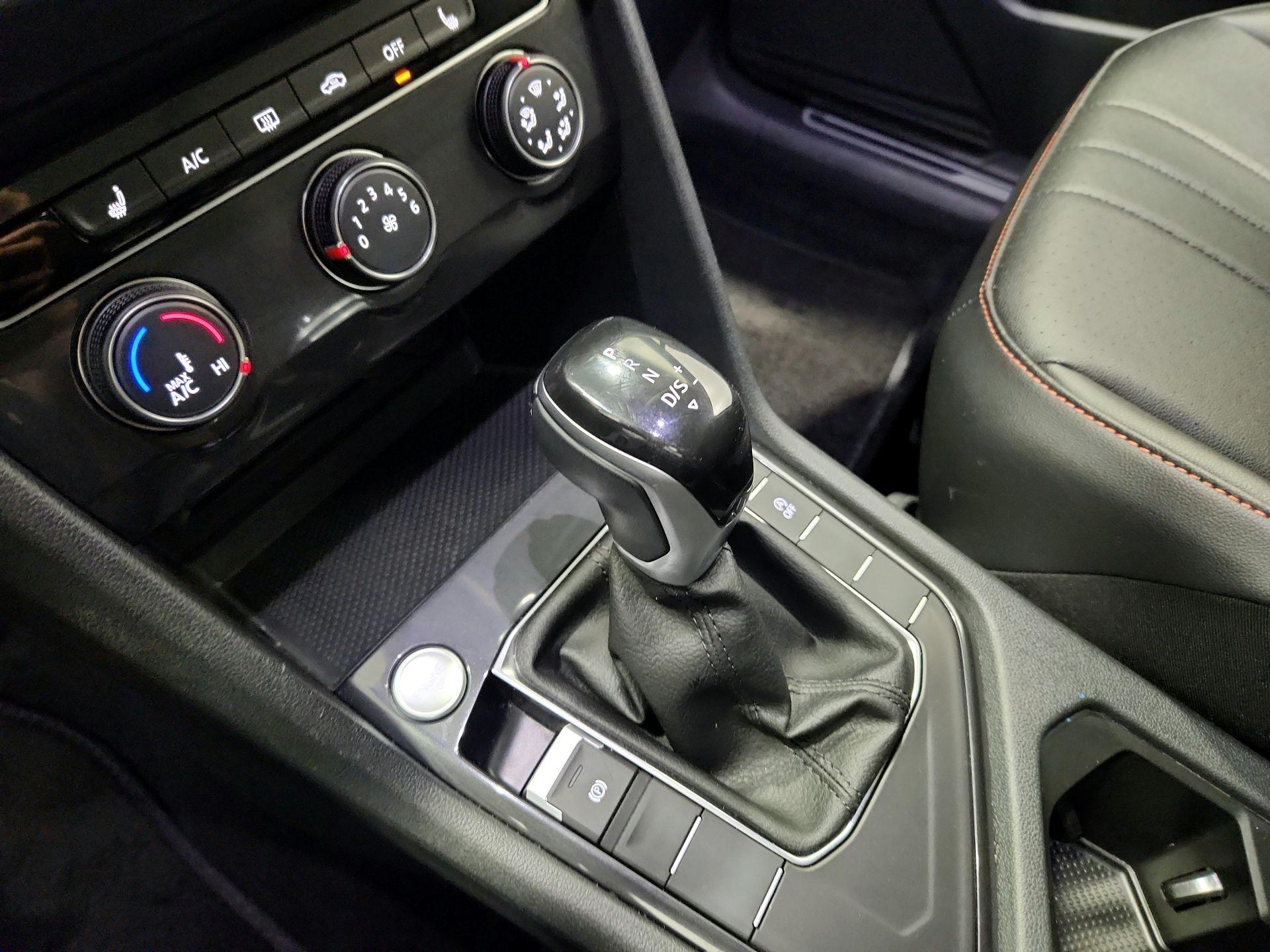 Thumbnail: 2024 Volkswagen Tiguan - 17