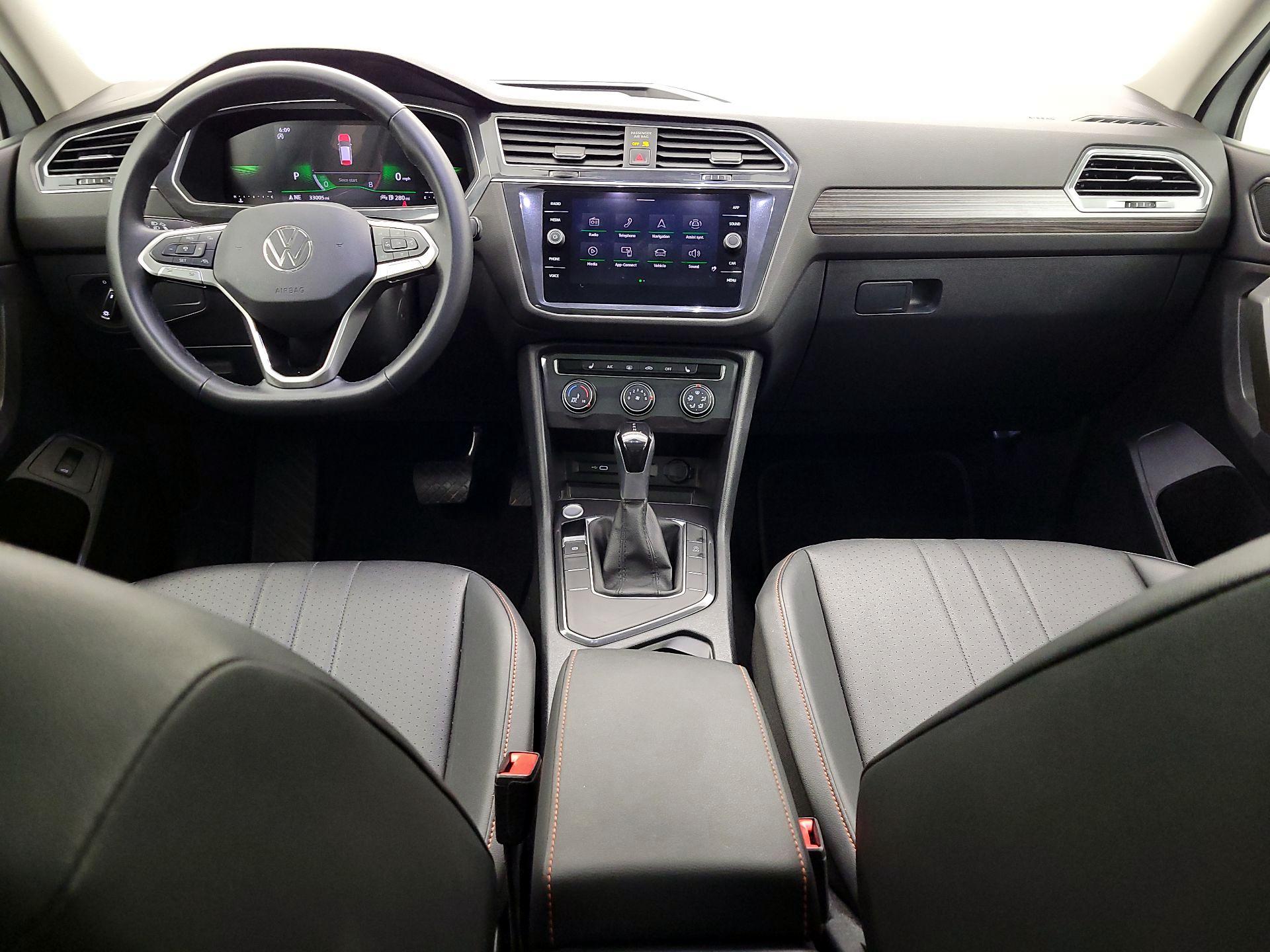 Thumbnail: 2024 Volkswagen Tiguan - 9