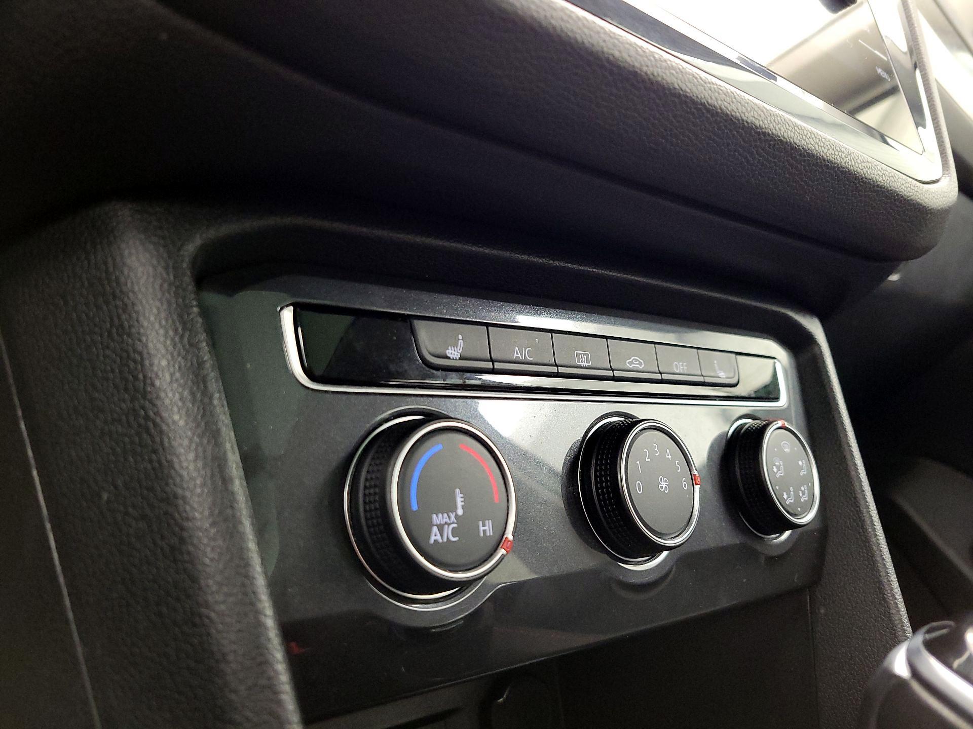 Thumbnail: 2024 Volkswagen Tiguan - 16