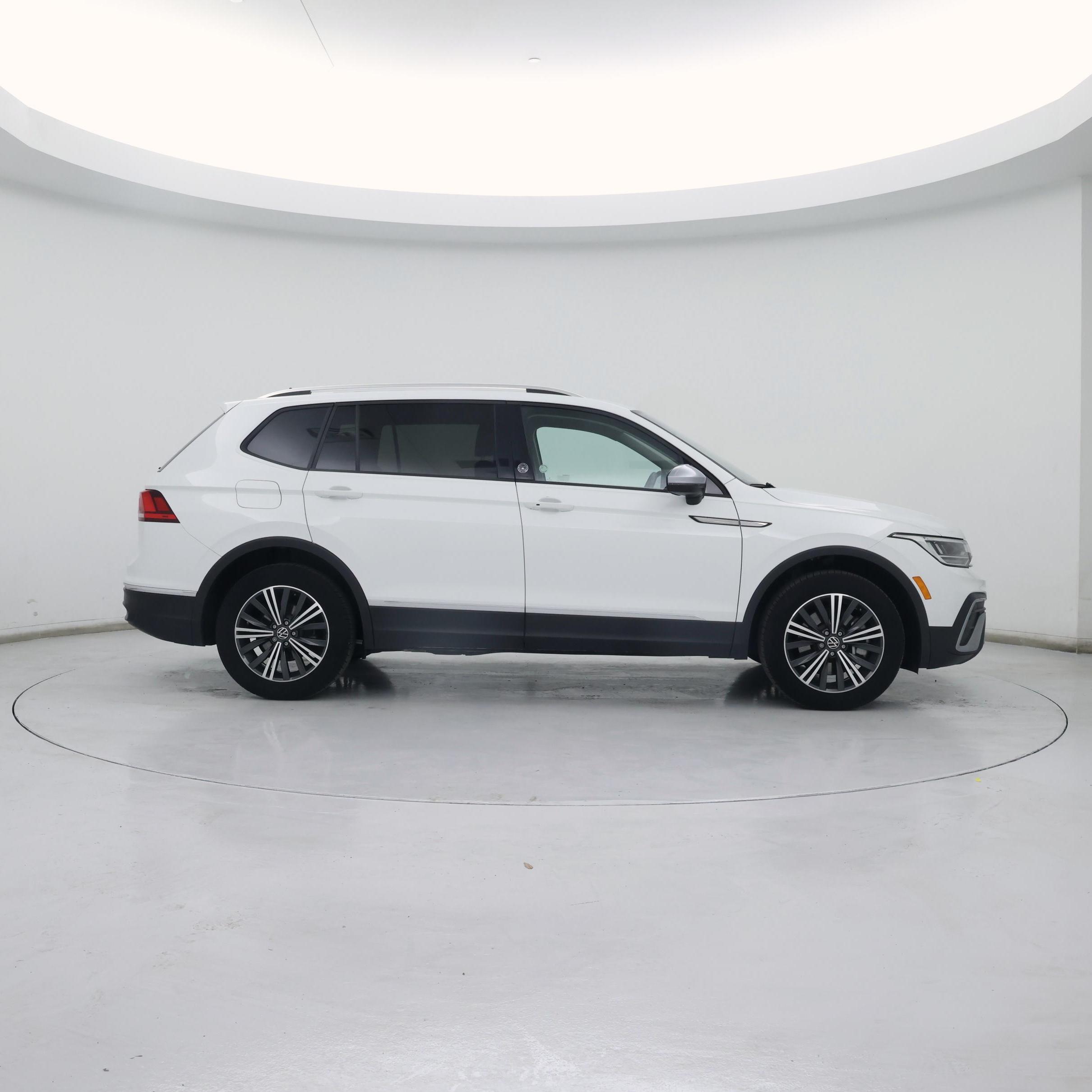 Thumbnail: 2024 Volkswagen Tiguan - 7