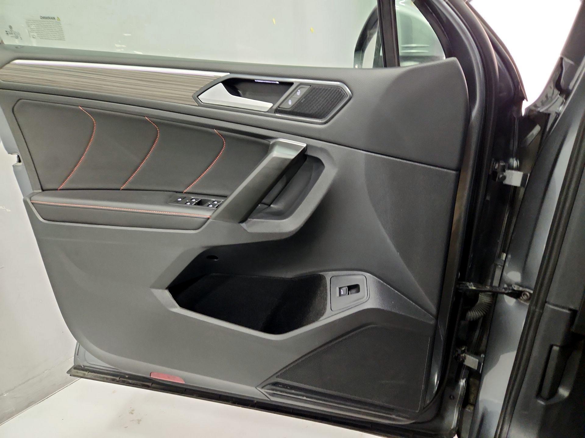 Thumbnail: 2024 Volkswagen Tiguan - 12