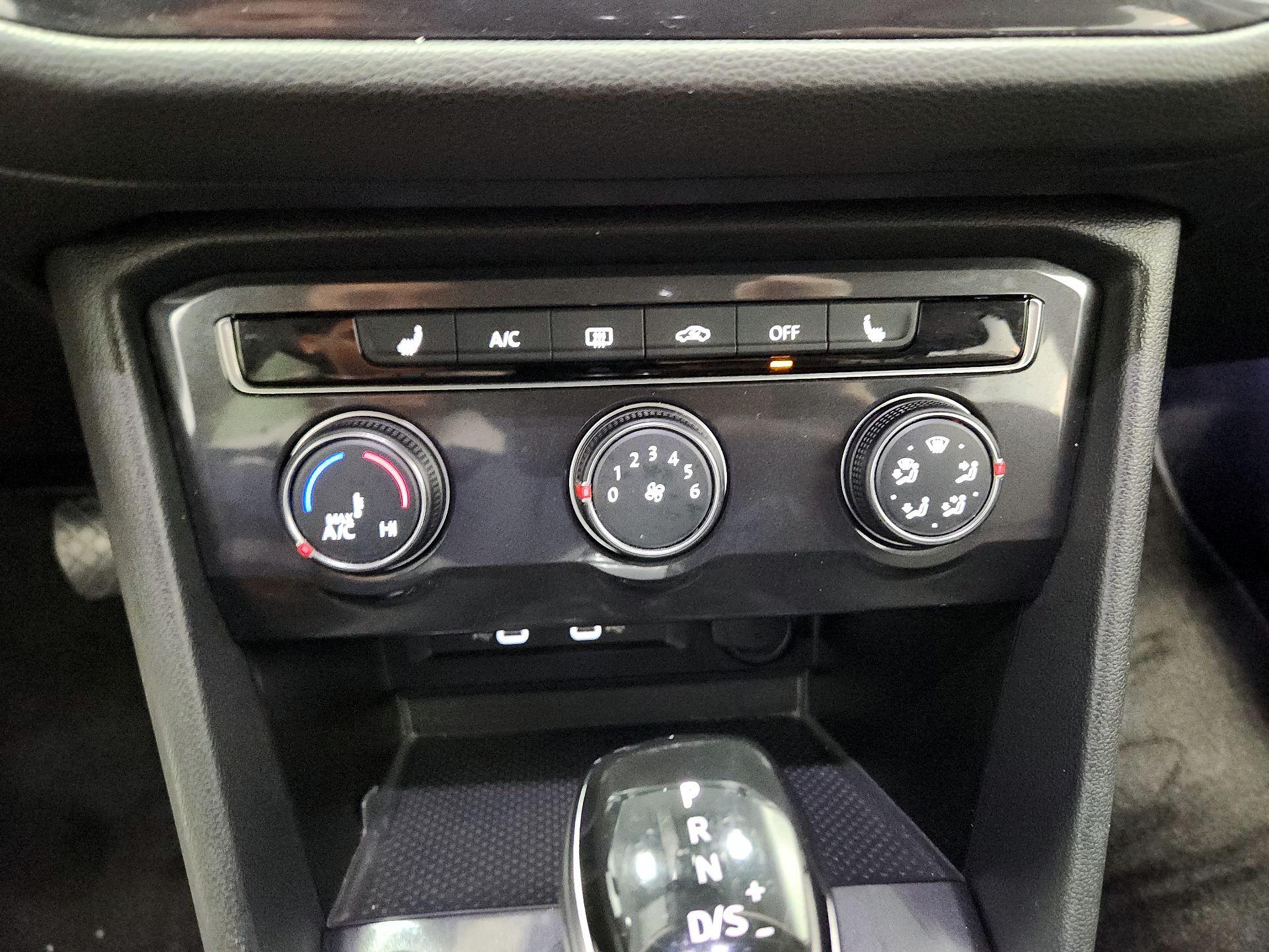 Thumbnail: 2024 Volkswagen Tiguan - 16