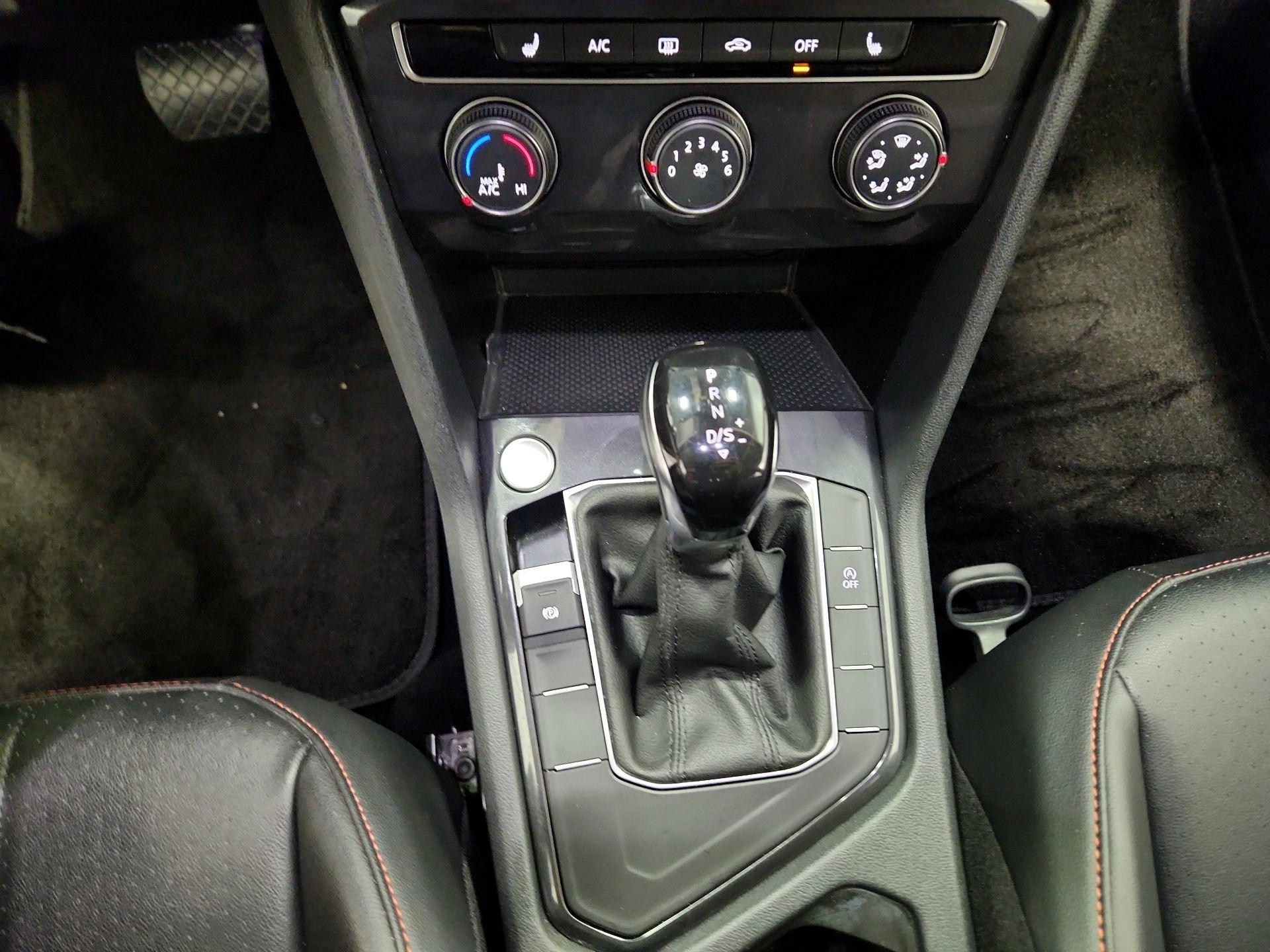 Thumbnail: 2024 Volkswagen Tiguan - 17