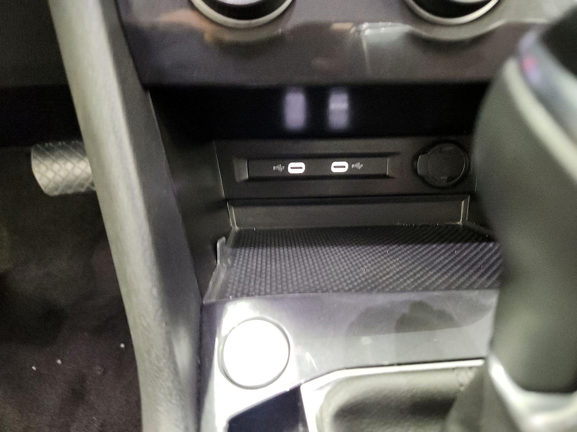 Thumbnail: 2024 Volkswagen Tiguan - 18